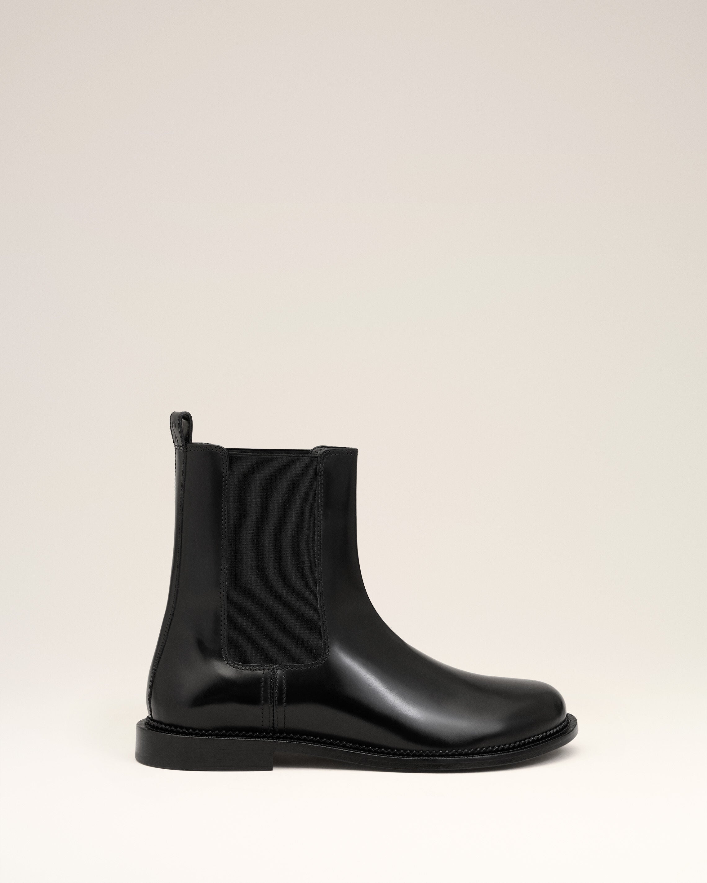 BLACK Black Leather Anatomical Toe Chelsea Boots | AMI PARIS