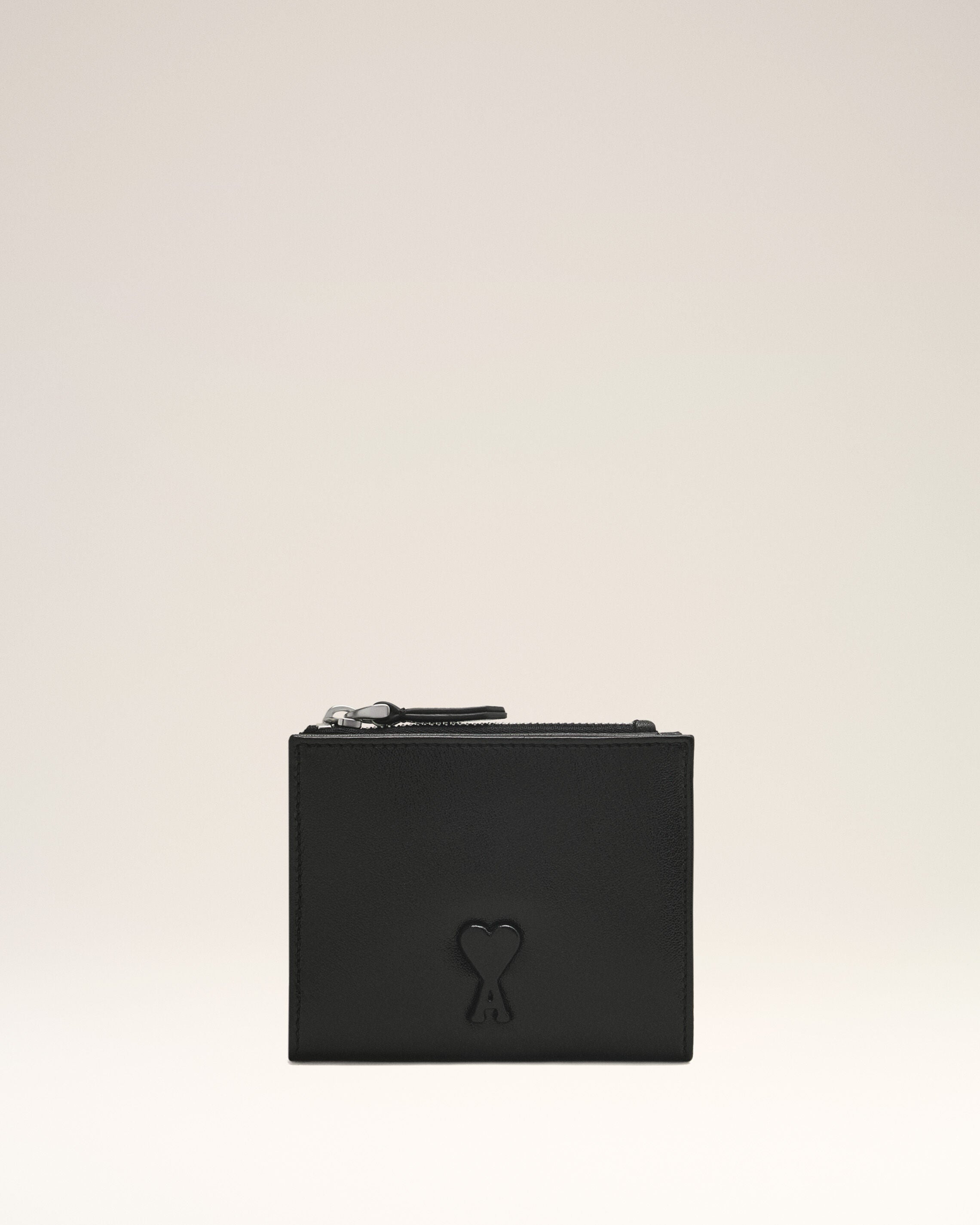 AMI PARIS スムースレザー フォールドウォレット ブラック 財布 Voulez-Vous フォールドウォレット ブラック | AMI PARIS