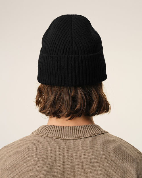 Bonnet Noir Avec Ami De Coeur Contrasté en Laine - 6 - Ami Paris