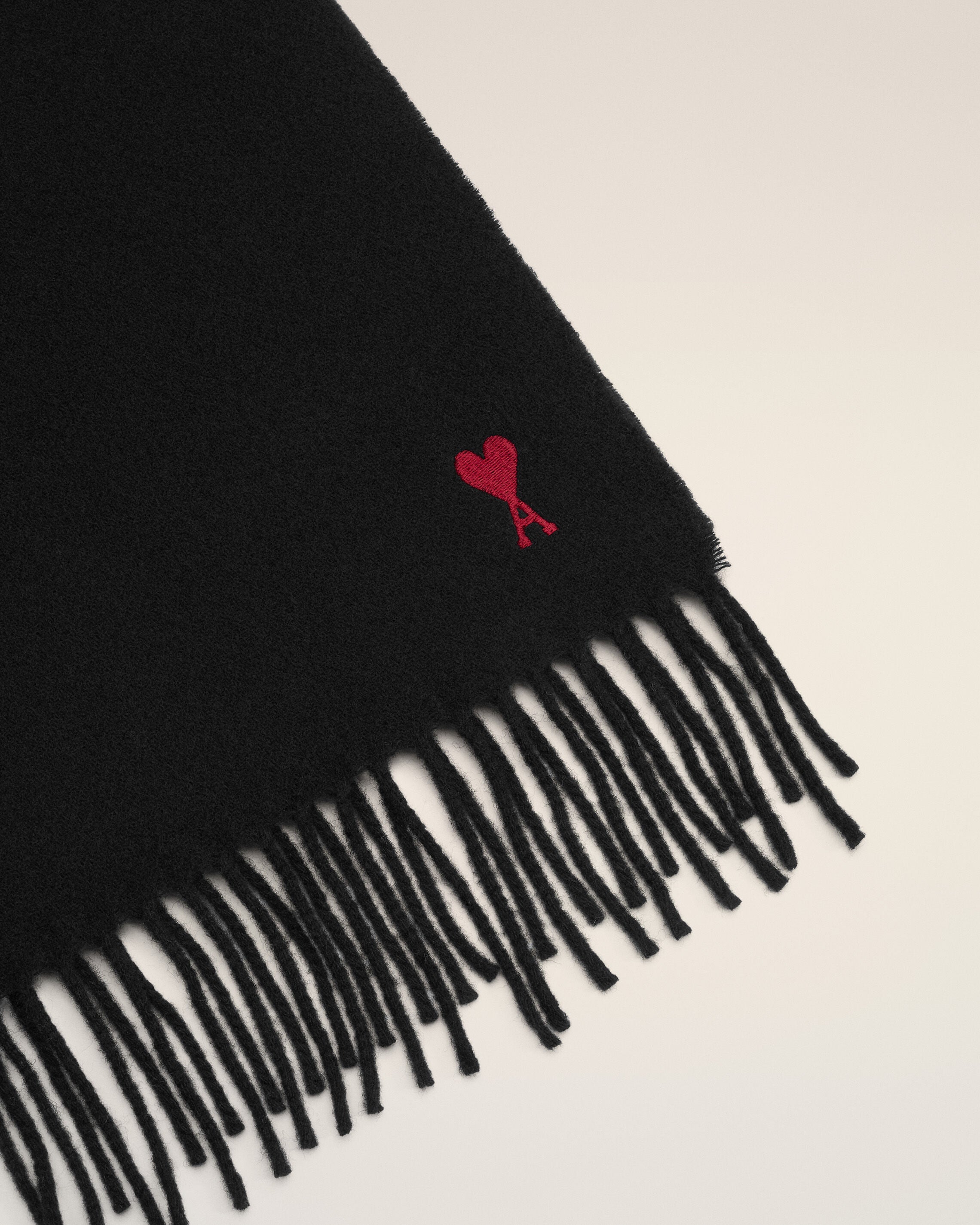 Black wool scarf with Ami de Coeur - 4