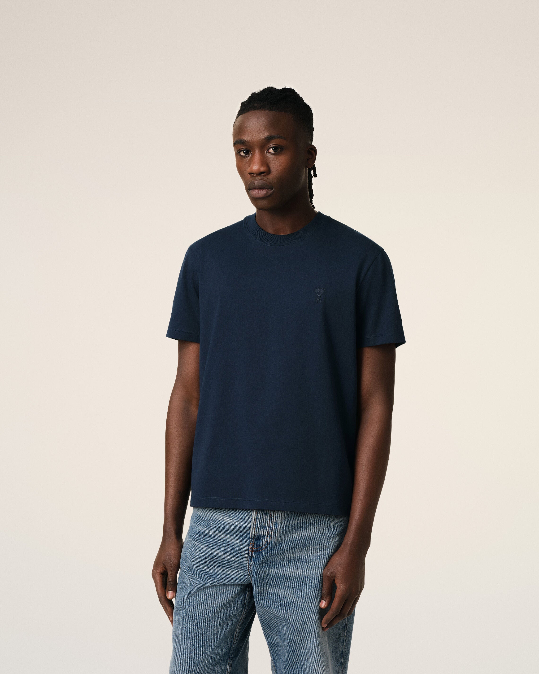 ami paris アミパリ ネイビー Tシャツ ハート刺繍 ロゴ 人気急上昇 アミパリス コピー Tシャツ ハートロゴ刺繍ユニセックス