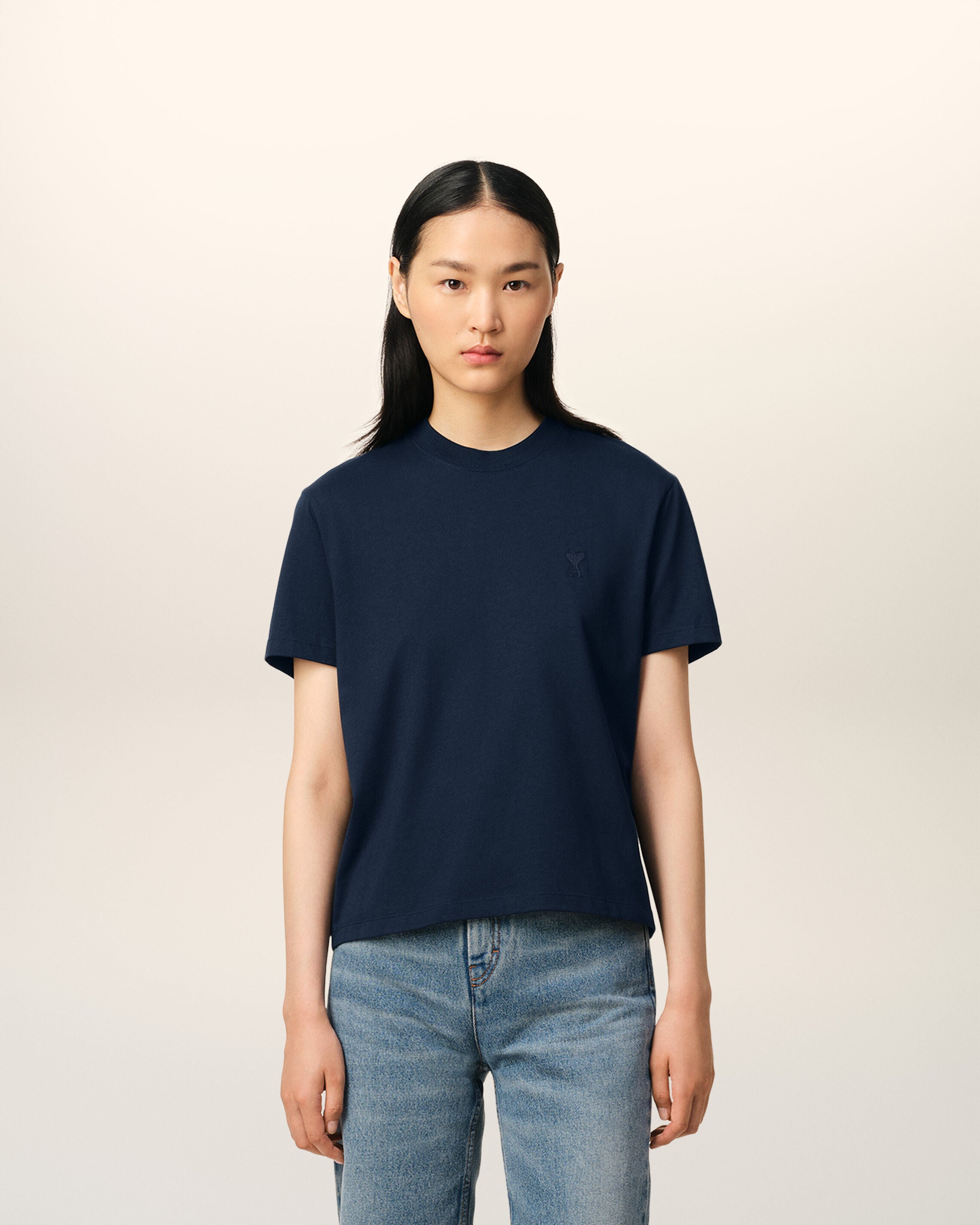 ami ネイビー 半袖Tシャツ ハート刺繍 Night Blue Ami De Coeur T-Shirt | AMI PARIS