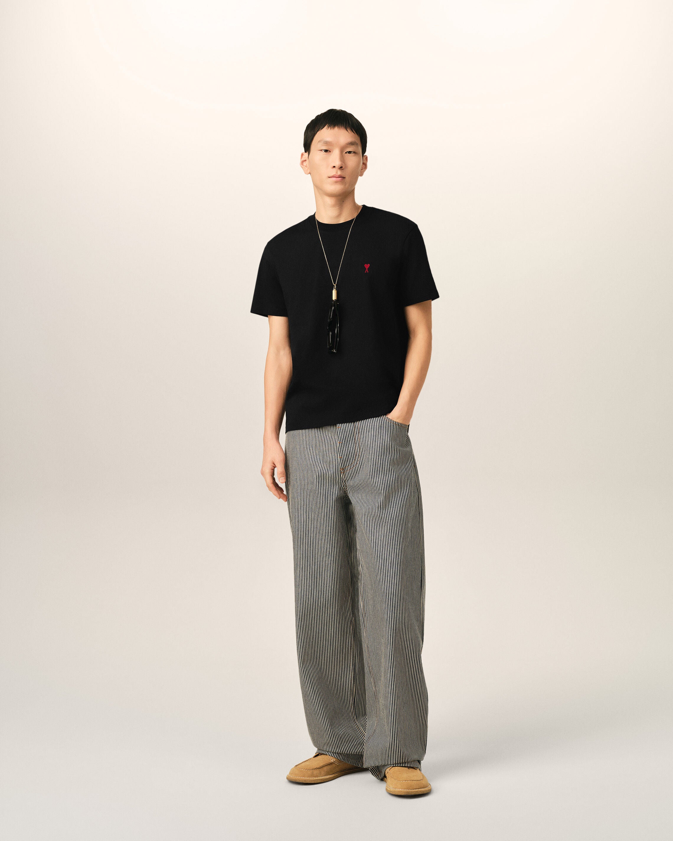 Black cotton t-shirt with Ami de Coeur  - 3