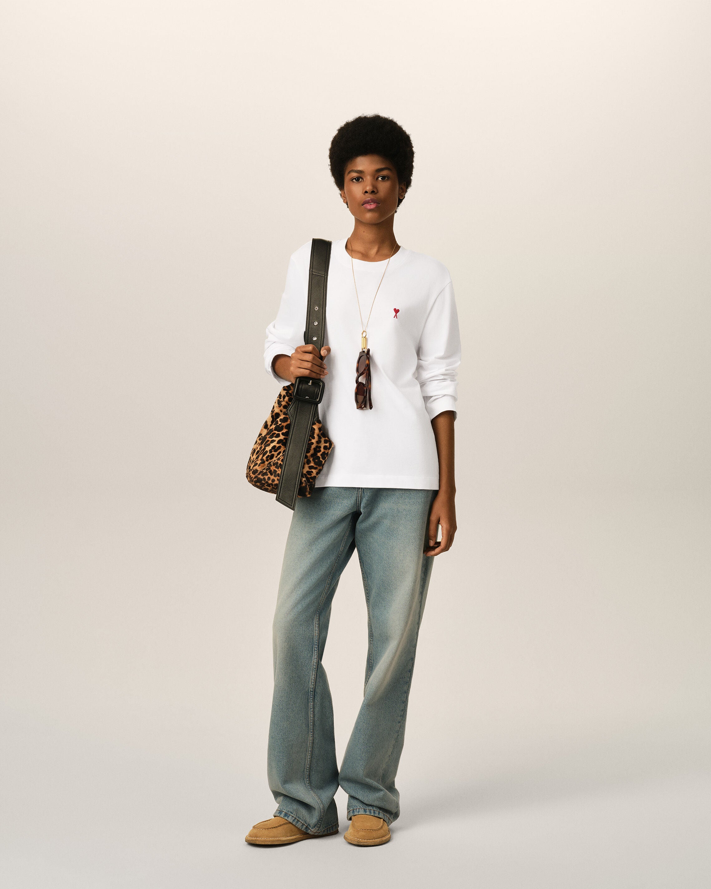 White Cotton longsleeves t-shirt with Ami De Coeur - 9