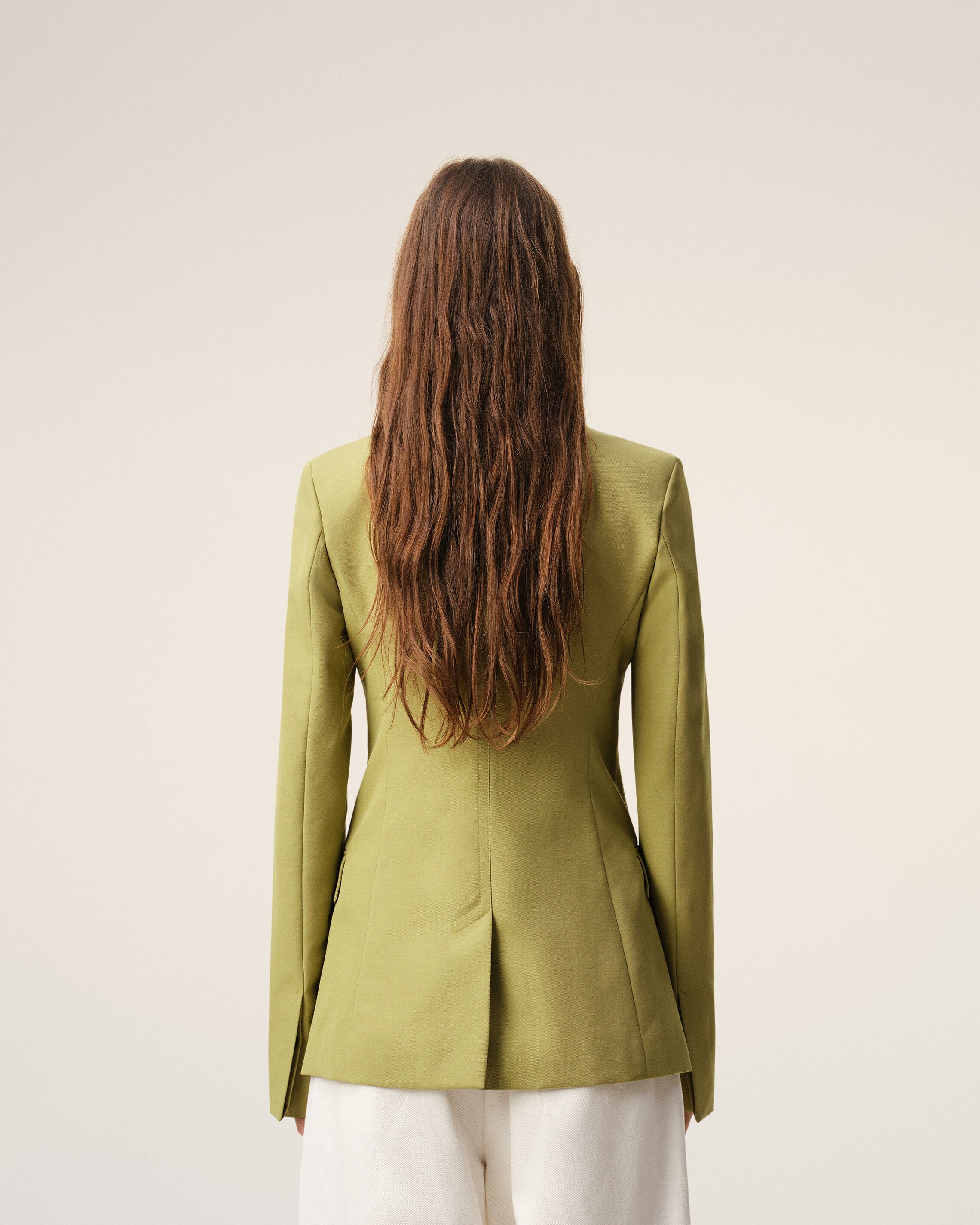 Einreihige, taillierte Jacke aus grüner Schurwolle - 5