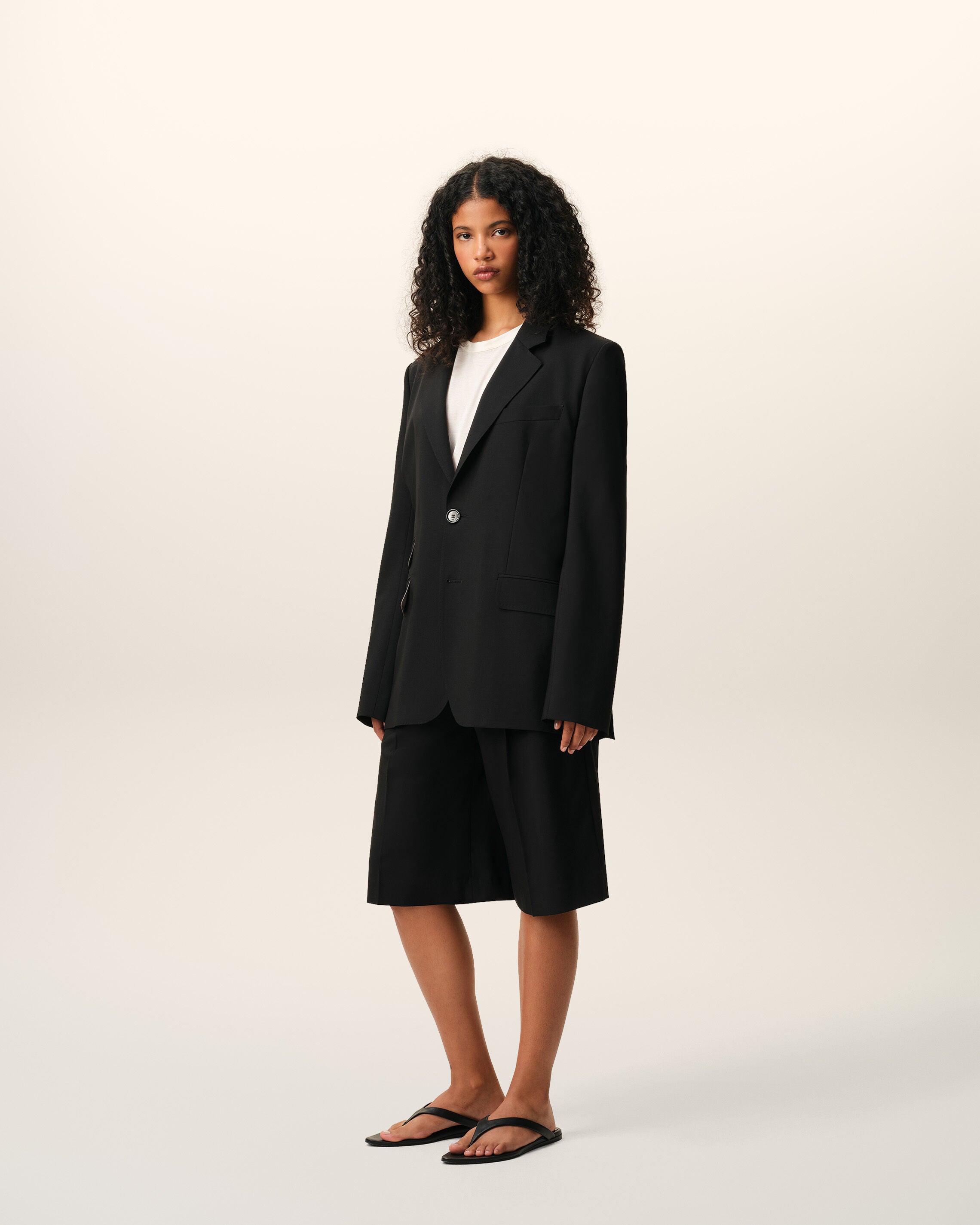 Veste Boxy Simple Boutonnage Noire en Laine Vierge - 6