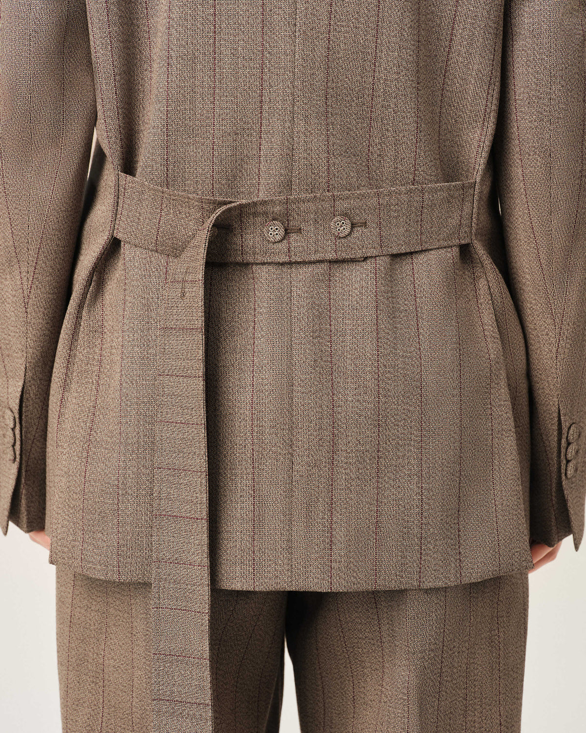 Gestreifter Blazer aus brauner Wolle mit doppelter Knopfleiste - 4