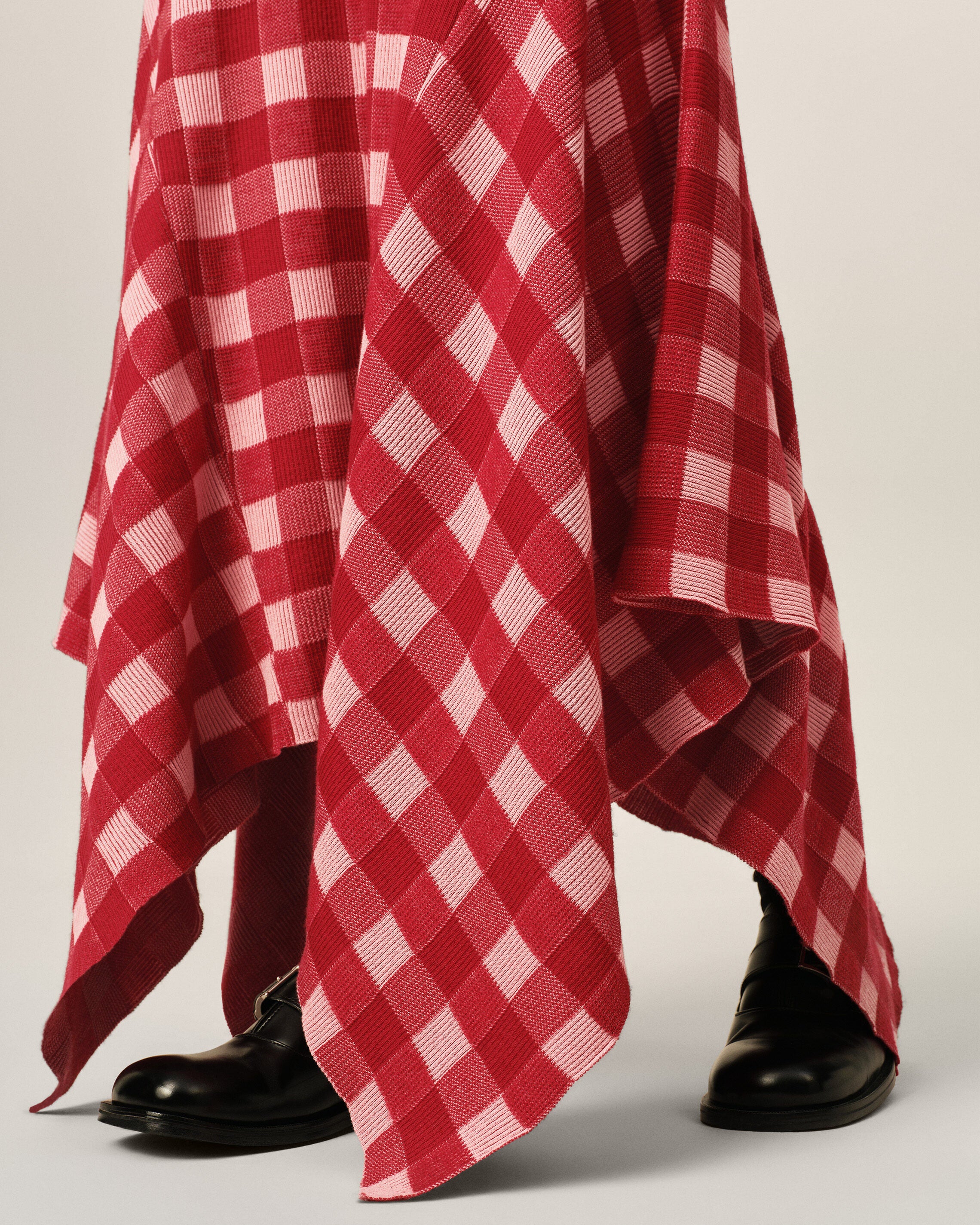 Robe longue à godets à carreaux rose en laine et coton - 4