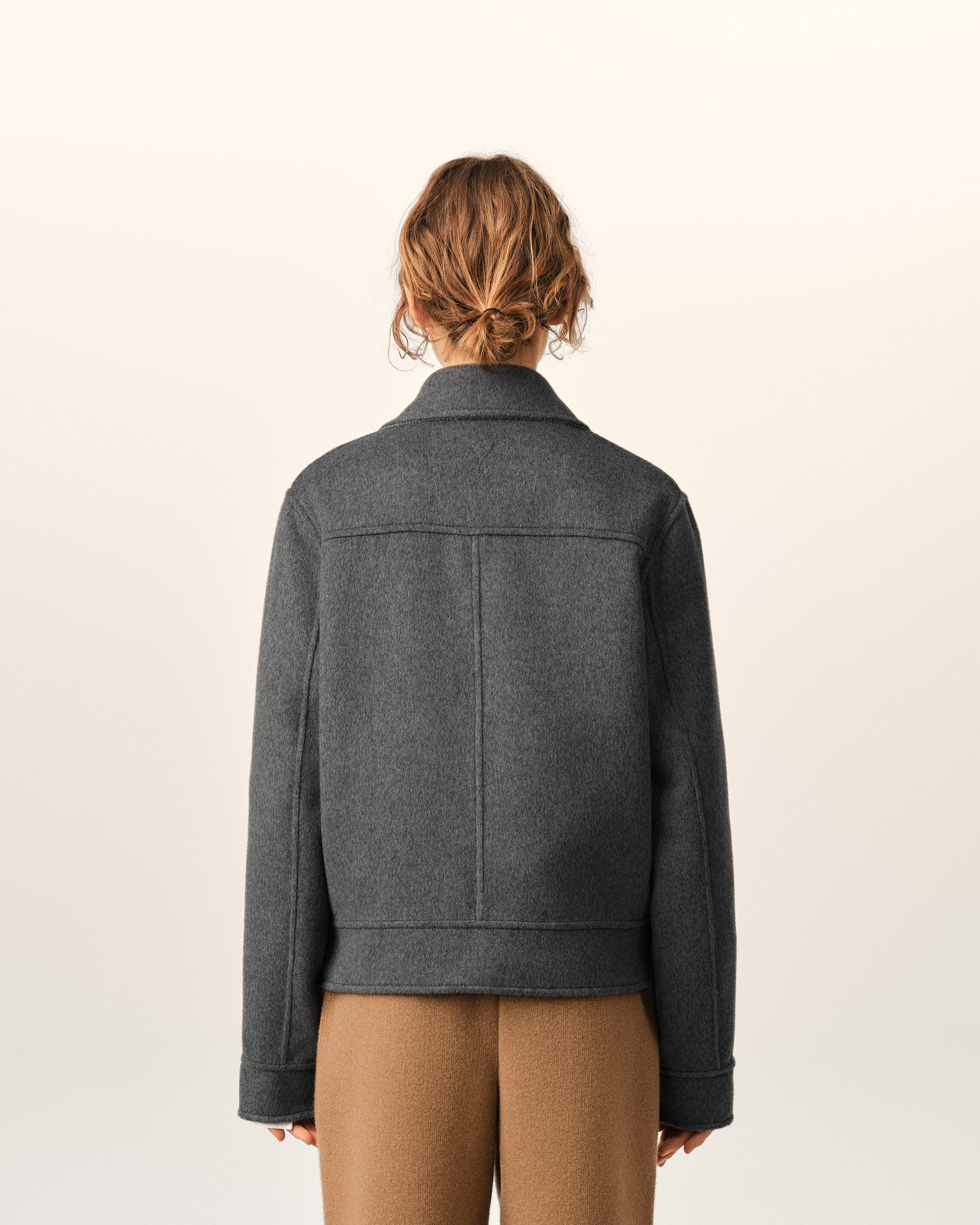 Chaqueta abotonada de lana y cachemir gris - 5