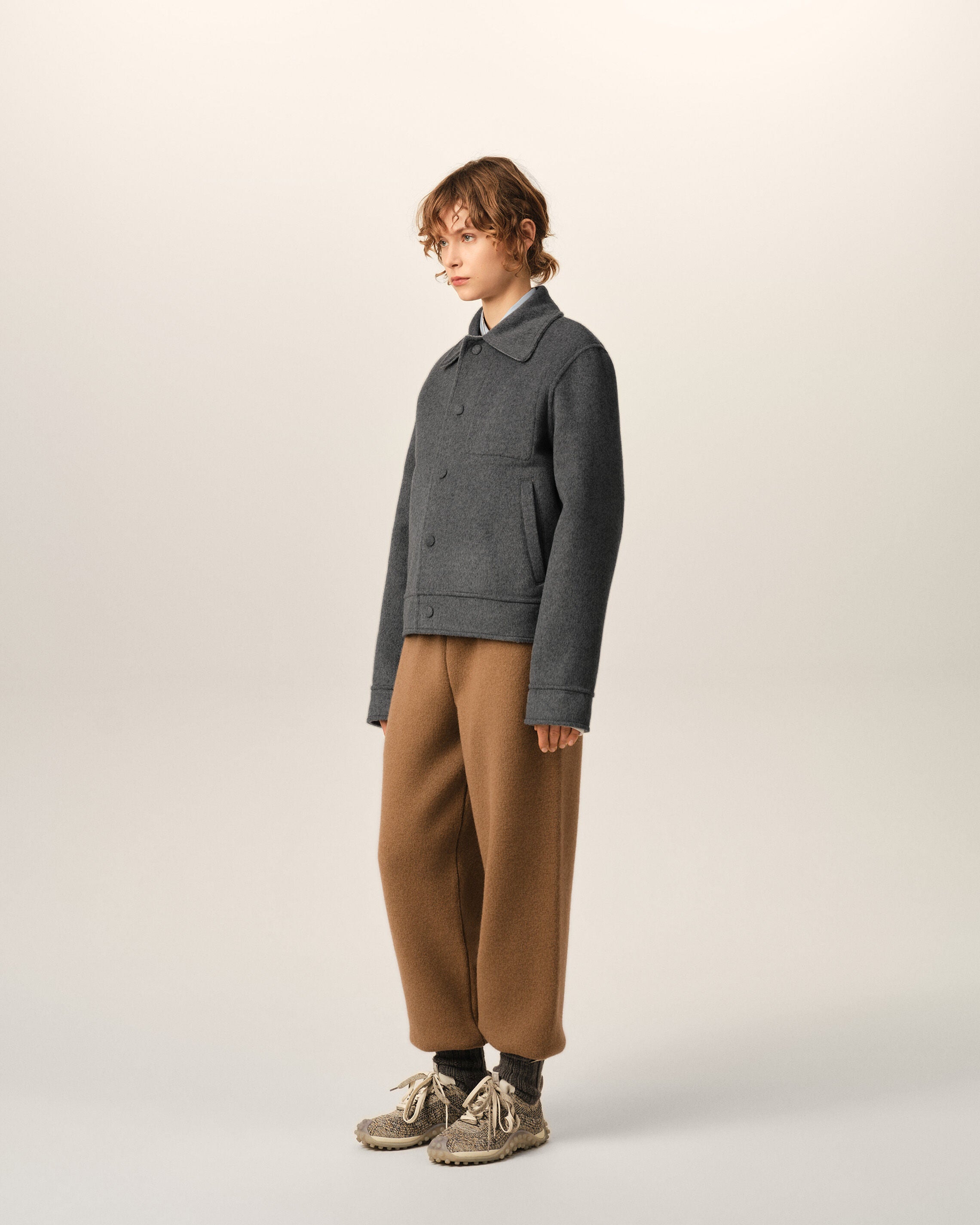 Chaqueta abotonada de lana y cachemir gris - 6