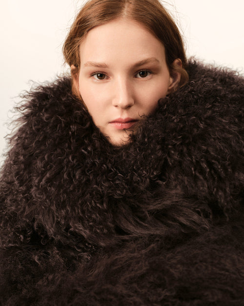 Giacca corta in shearling di agnello marrone - Donna - 4 - AMI Paris - Ami Paris