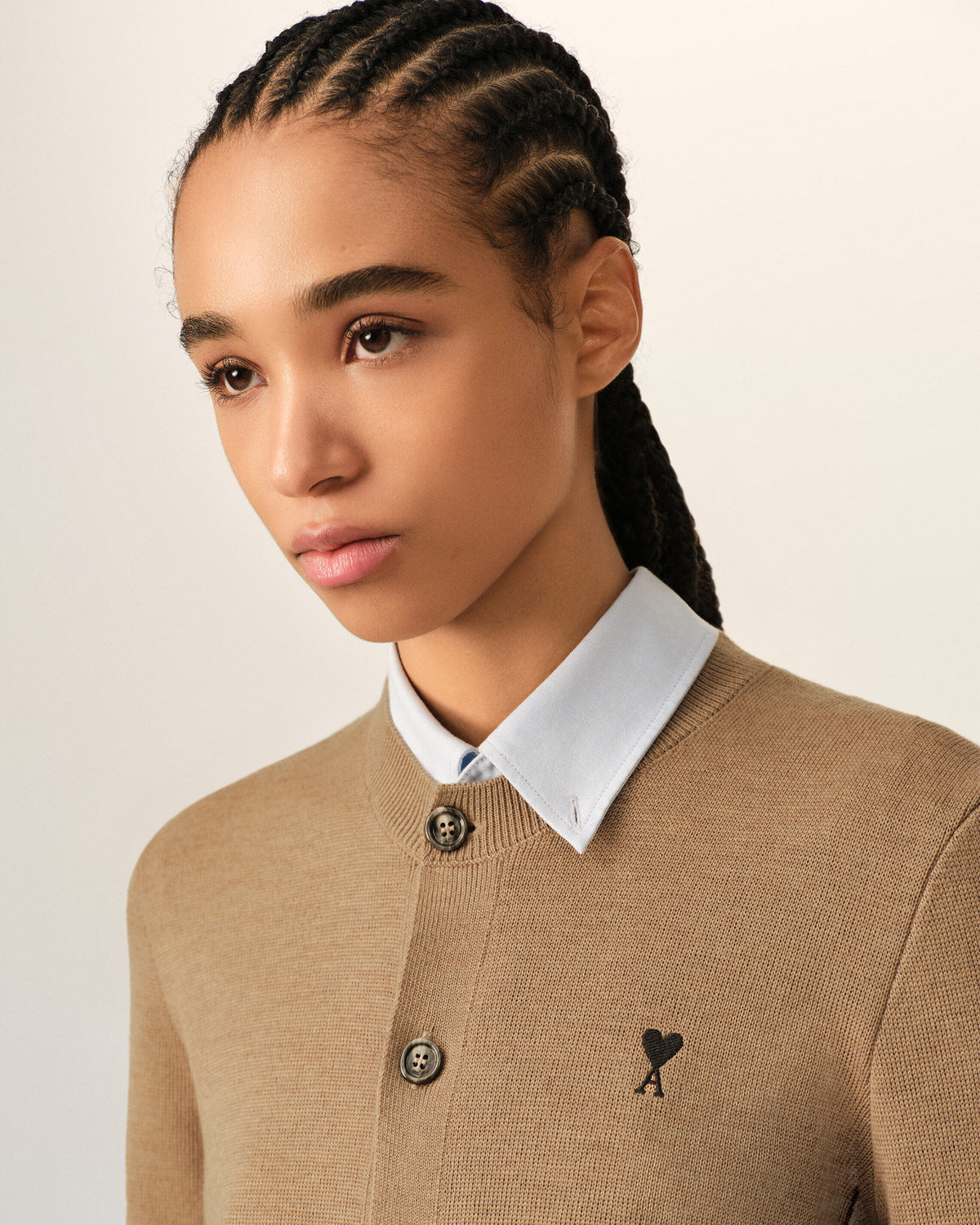 Beige crewneck wool cardigan with Ami de Coeur - 4