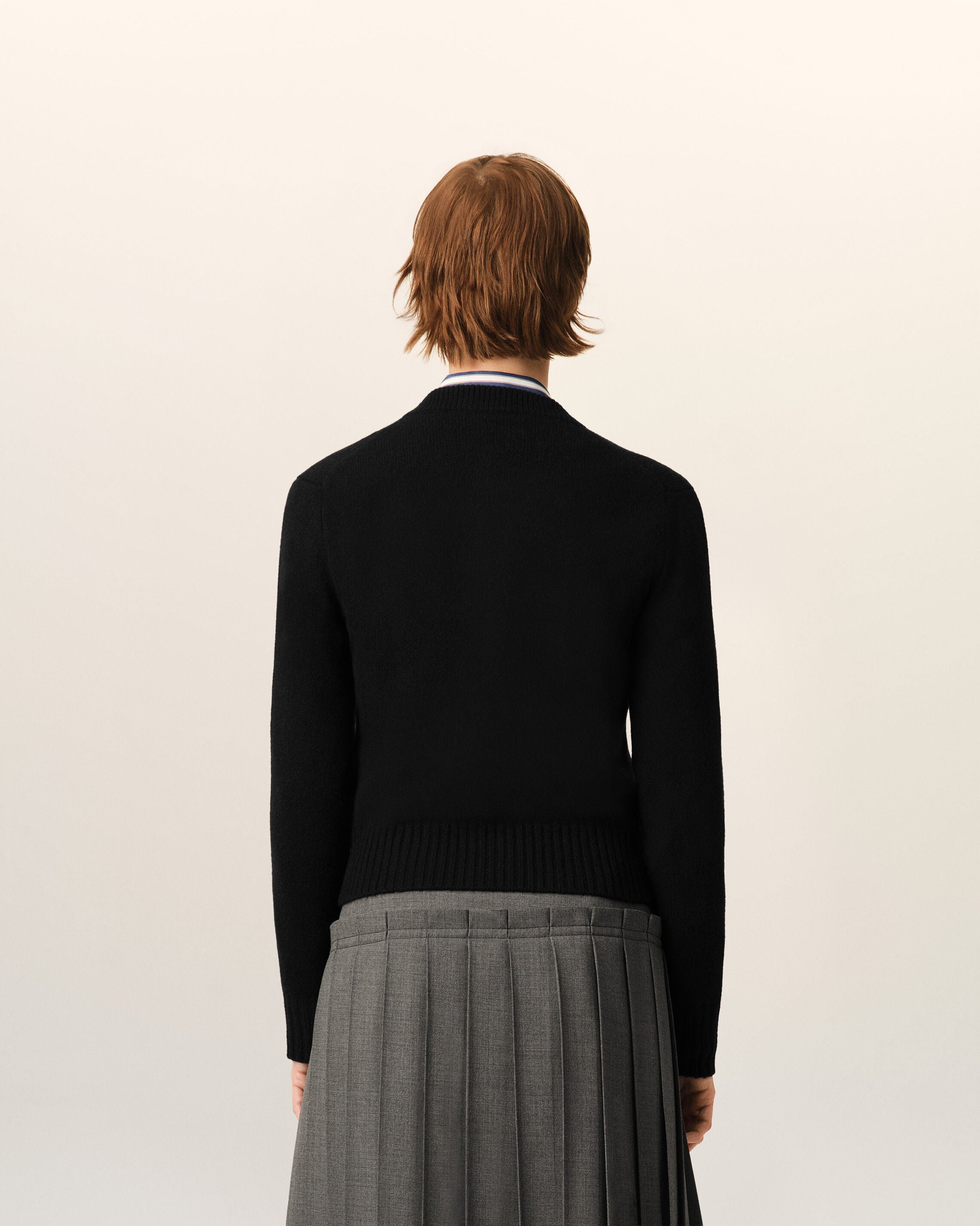 Ami de Coeur Cardigan aus schwarzem Kaschmir mit Rundhalsausschnitt - 5