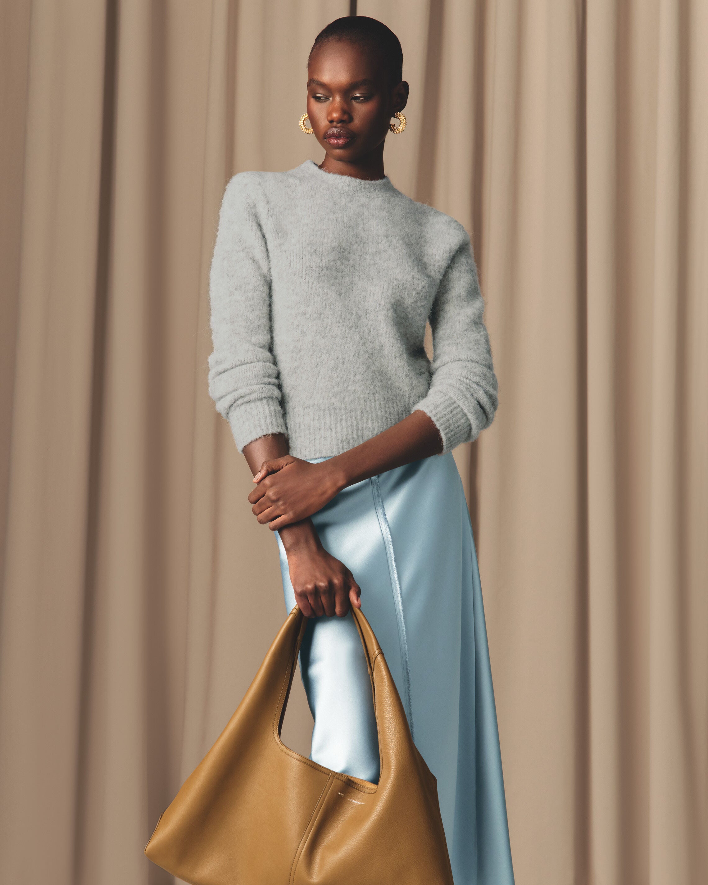 グレー アルパカ Ami クルーネック セーター グレー | AMI PARIS