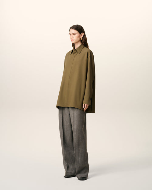 Camicia lunga oversize con spacchi laterali in lana verde - 6 - Ami Paris