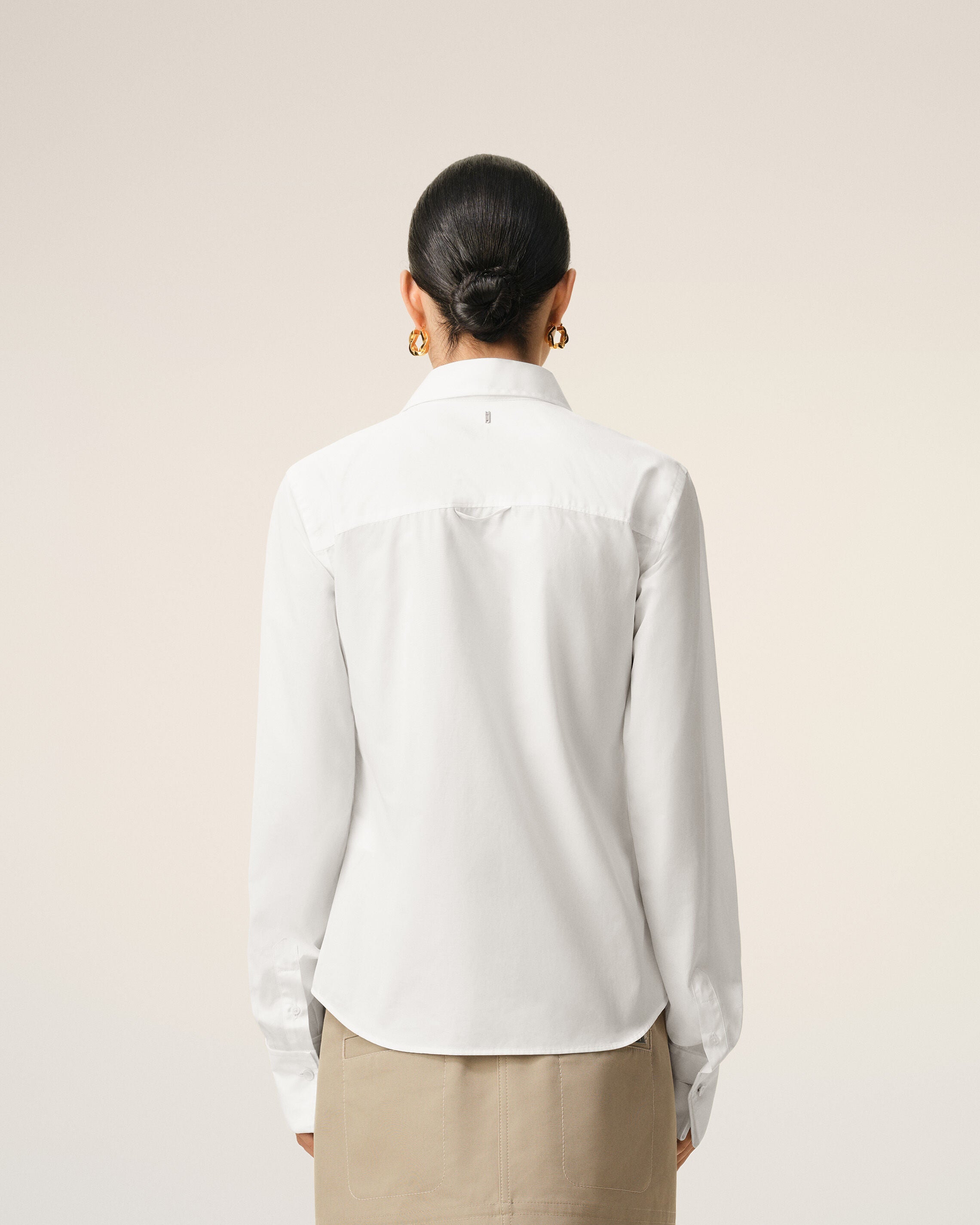 White Blended Silk Sharp Collar Adjusted Shirt - 5