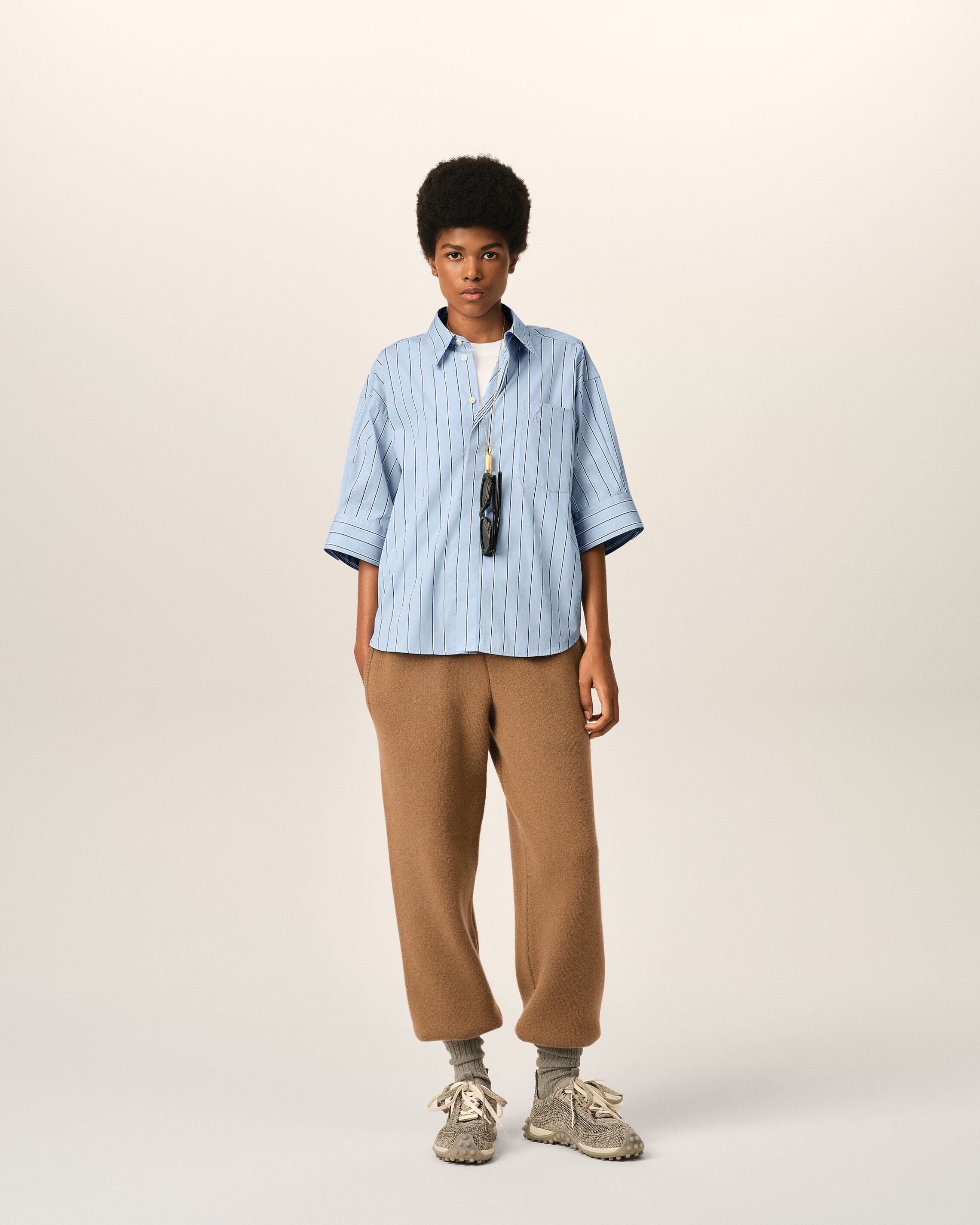 Camisa de algodón azul a rayas anchas de manga corta Ami de Cœur con logo en relieve - 3