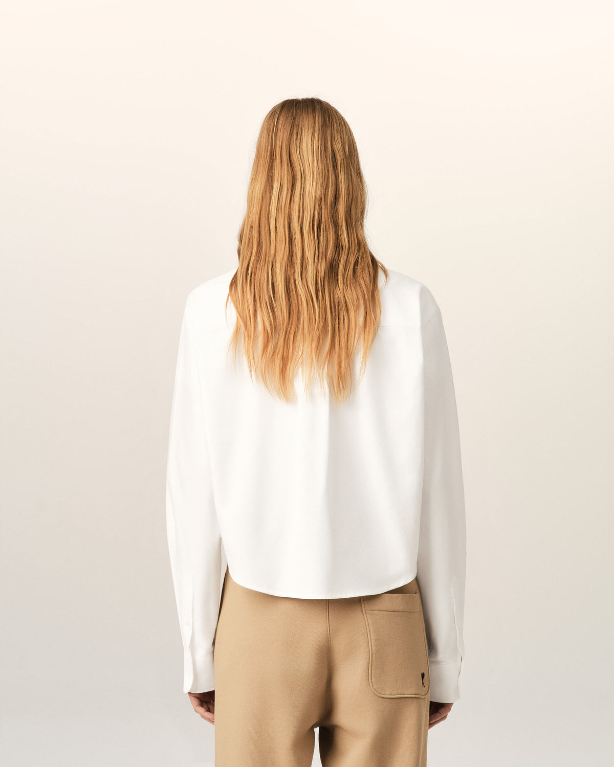 White cotton cropped shirt with embossed Ami de Coeur - 5
