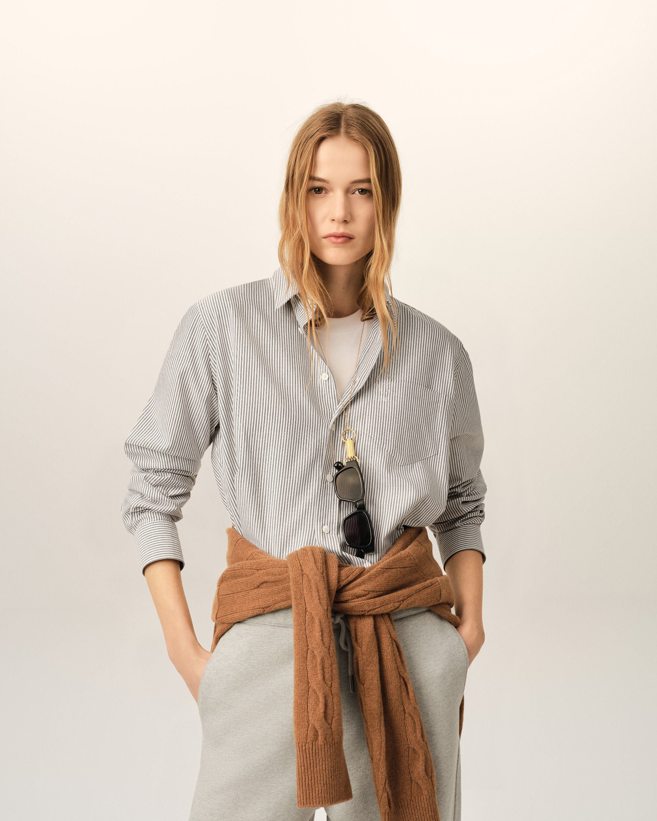 Black cropped striped cotton shirt with embossed Ami de Coeur - 2