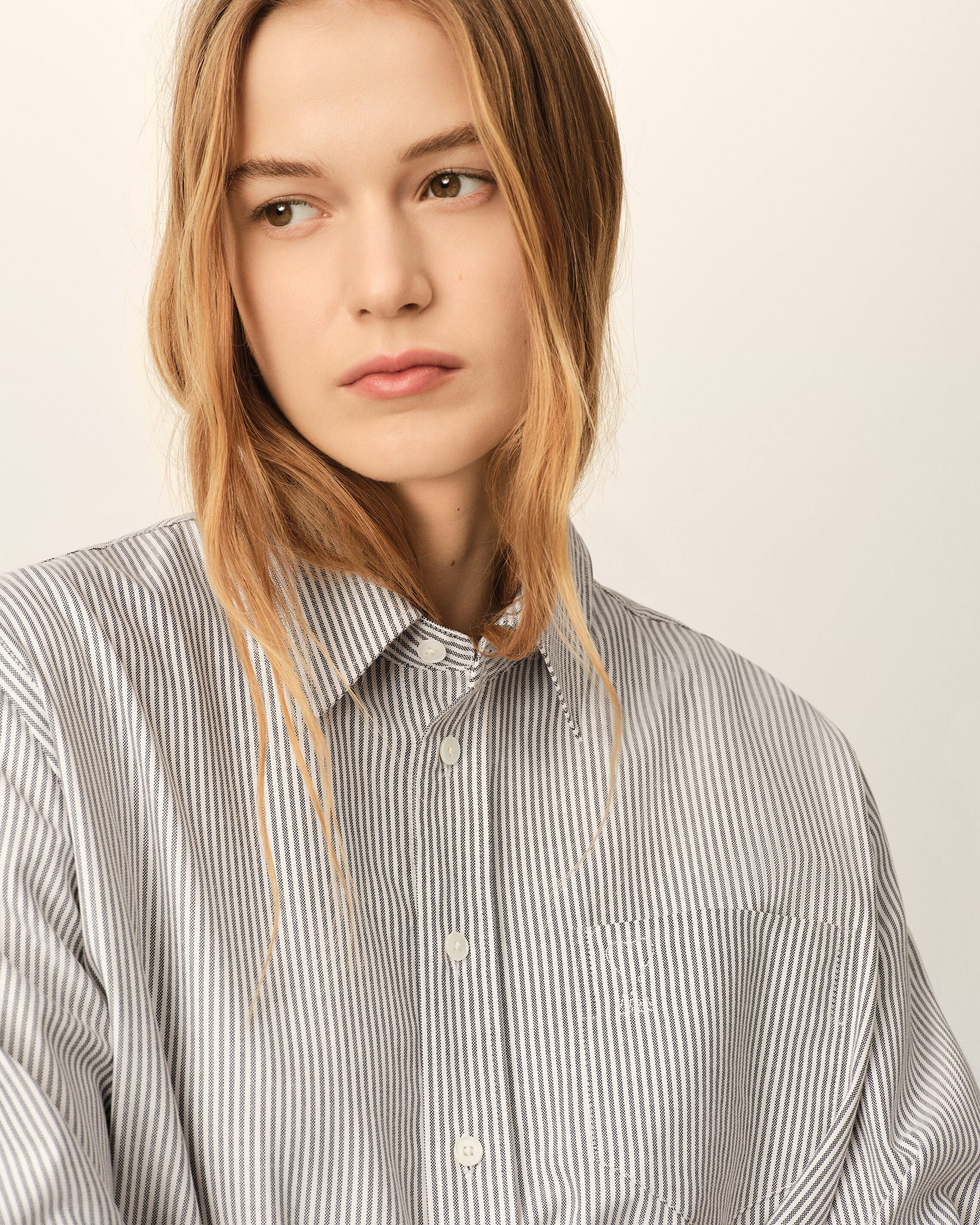 Black cropped striped cotton shirt with embossed Ami de Coeur - 3