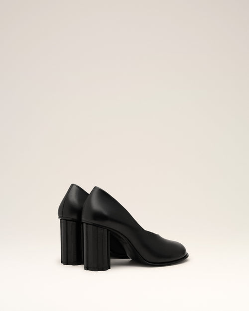 Anatomisch geformte Piano Pumps aus schwarzem Leder - Damen - 4 - AMI Paris - Ami Paris