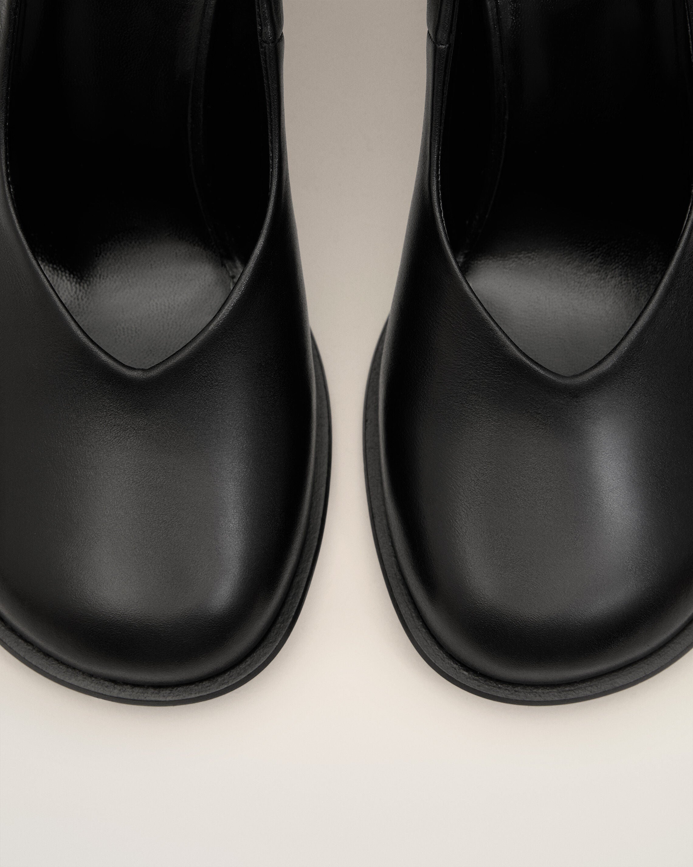 Ami Paris レザーシューズ　サイズ40 BLACK Piano Pump | AMI PARIS
