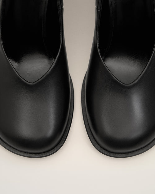 Black Leather Anatomical-toe Piano Pumps - 5 - Ami Paris