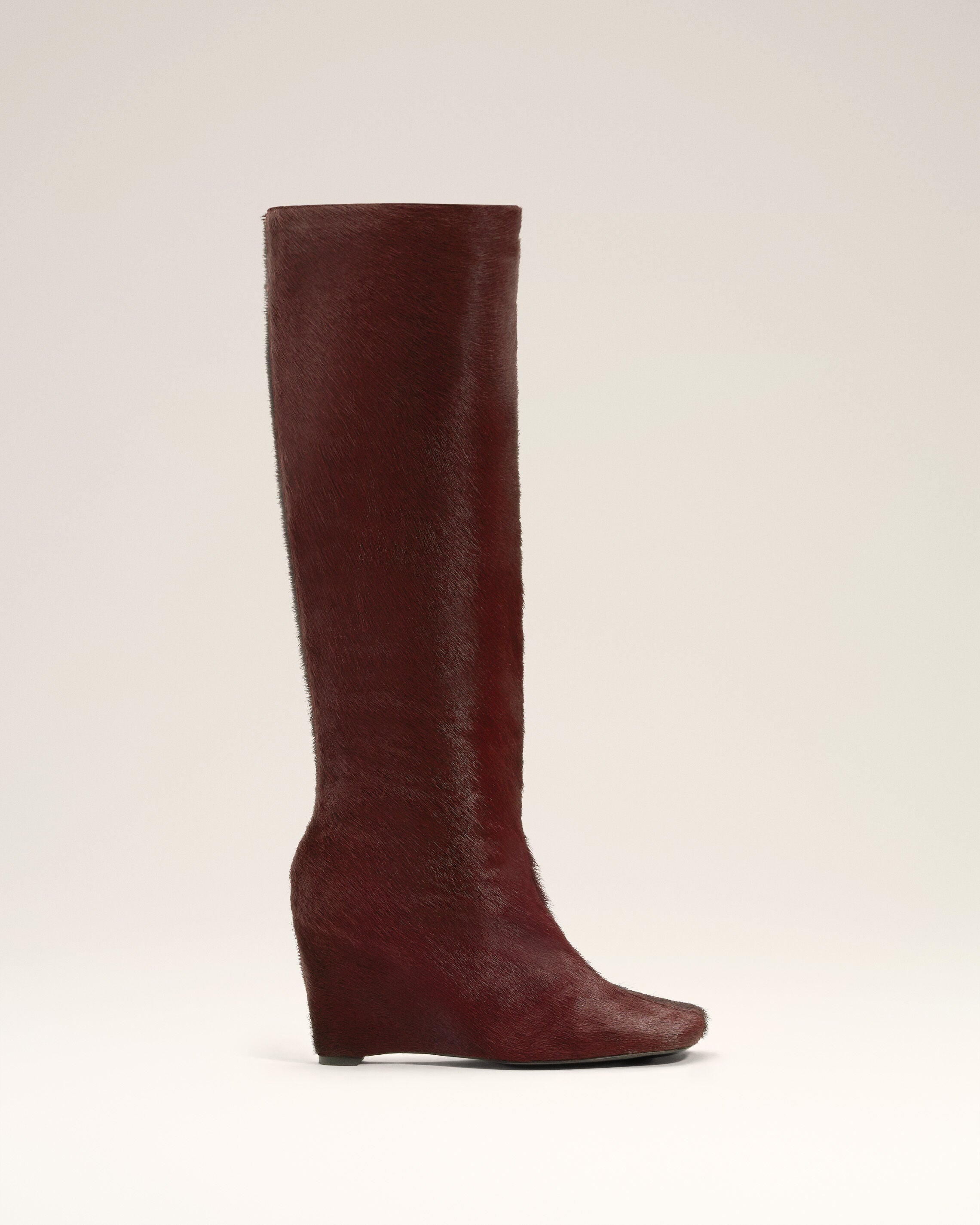 Zweifarbige kniehohe Stiefel aus Leder in Burgundy - 1