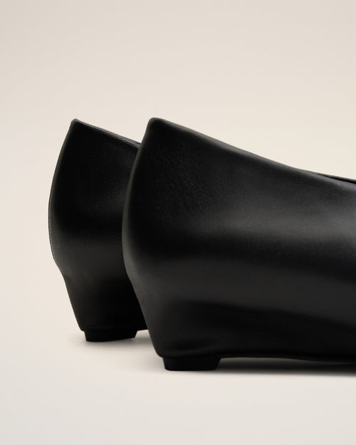 Black Lamb Leather Pointed Toe Wedge Pump - 5 - Ami Paris