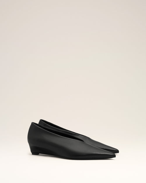 Black Lamb Leather Pointed Toe Wedge Pump - 3 - Ami Paris