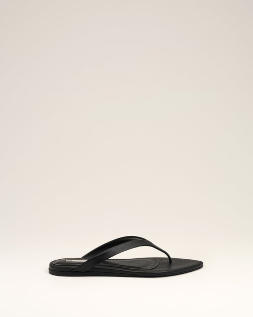                                 Black Lamb Leather Pointed Toe Flip Flops - 3                             - Ami Paris