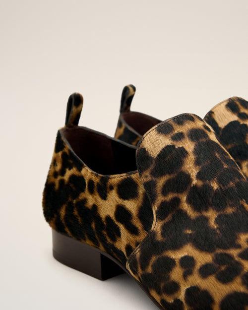 Leopard printed flat cowhide leather shoes - Woman - 5 - AMI Paris - Ami Paris