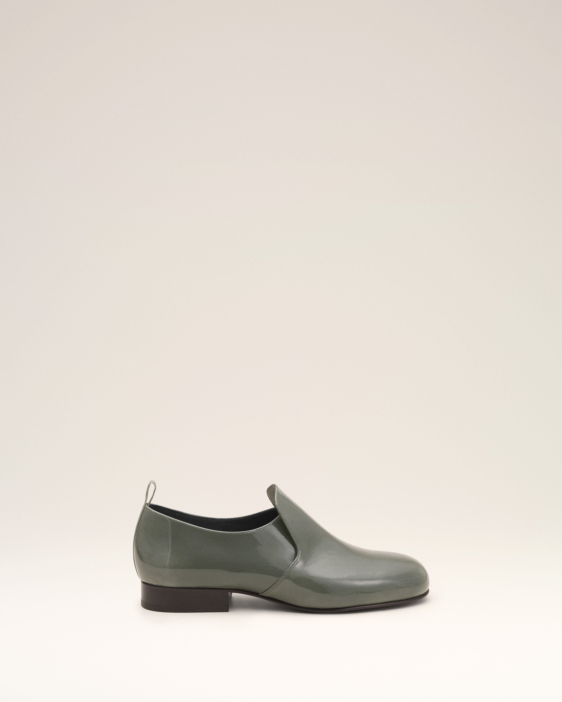BLACK Black flat cow leather shoes | Ami Paris