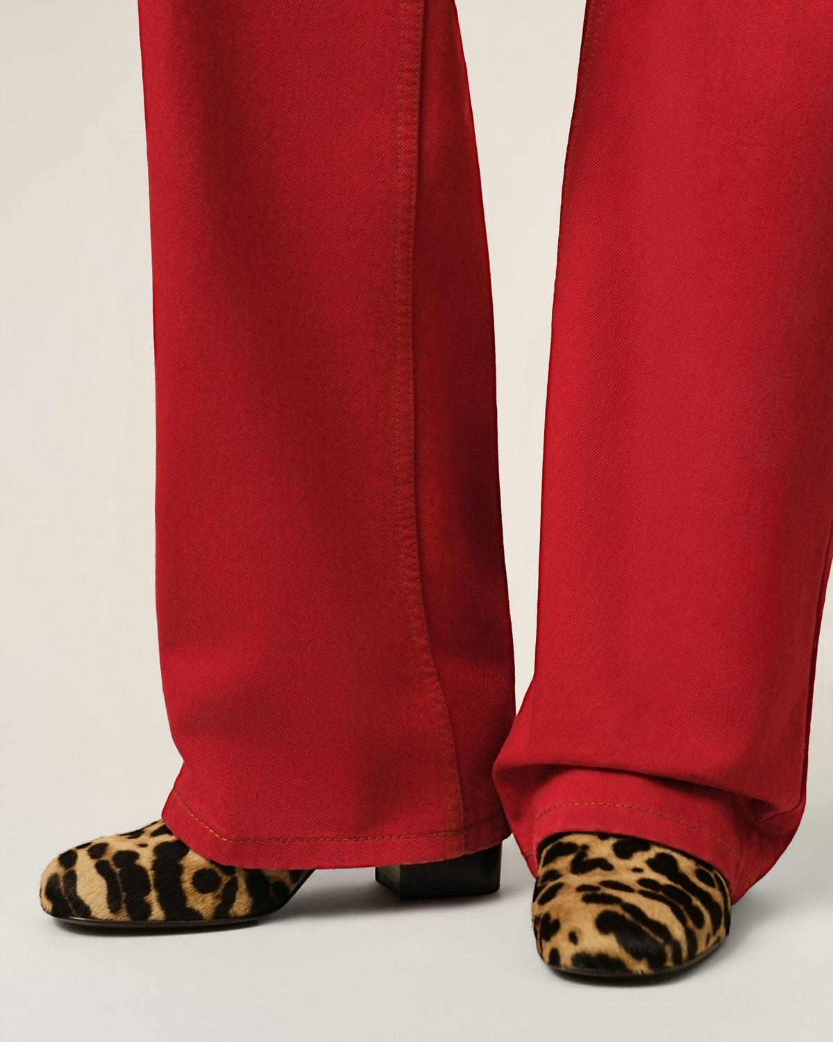 Pumps aus Kuhleder mit Leopardenmuster - 2