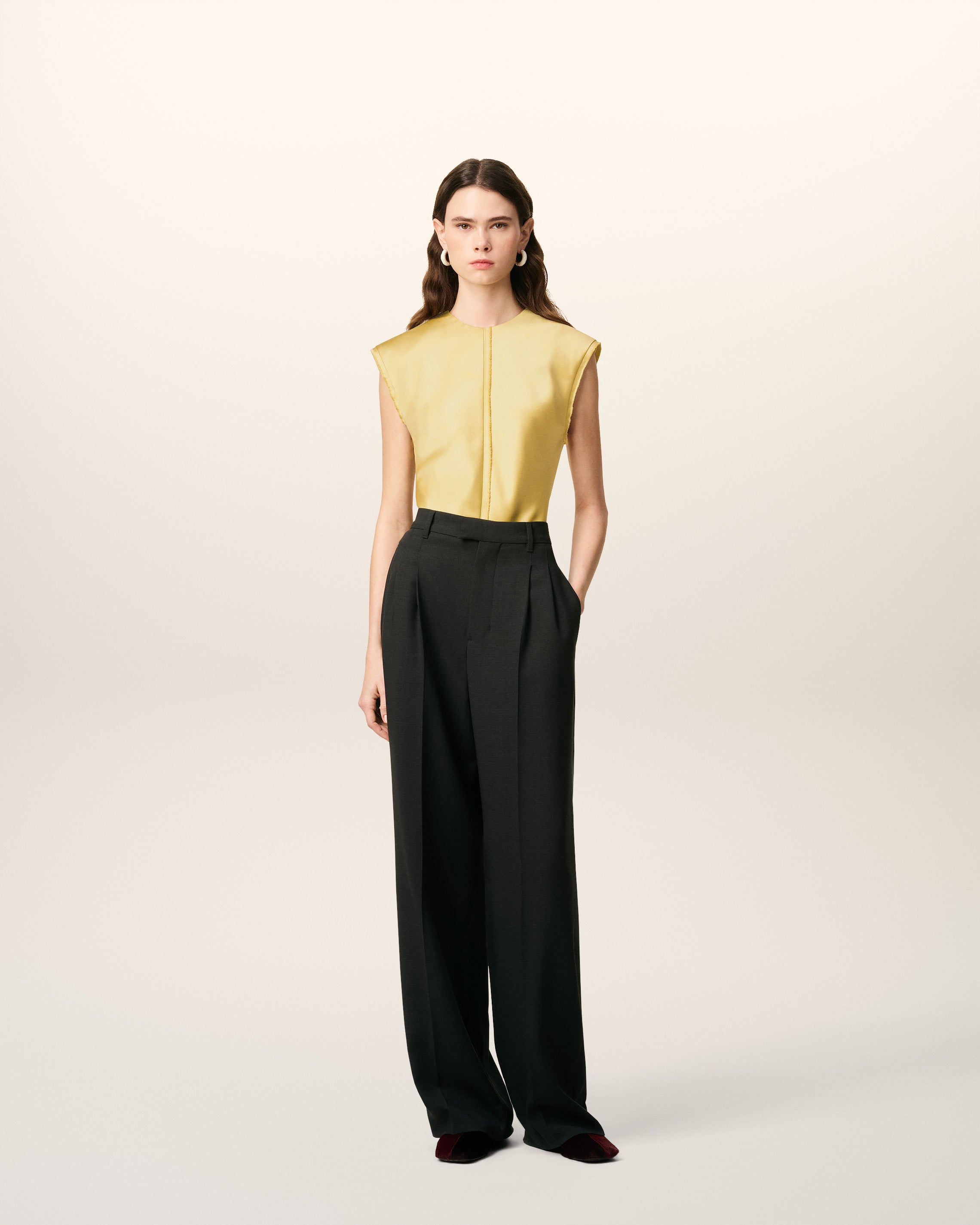 グリーン ローエッジディテール ノースリーブ トップス ライムグリーン