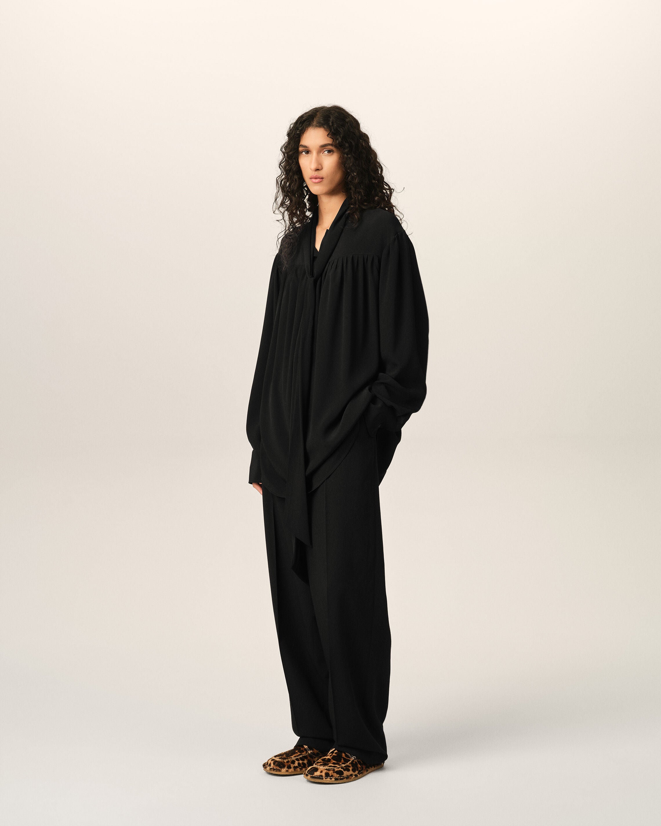 Black lavalliere silk-blend blouse - 6