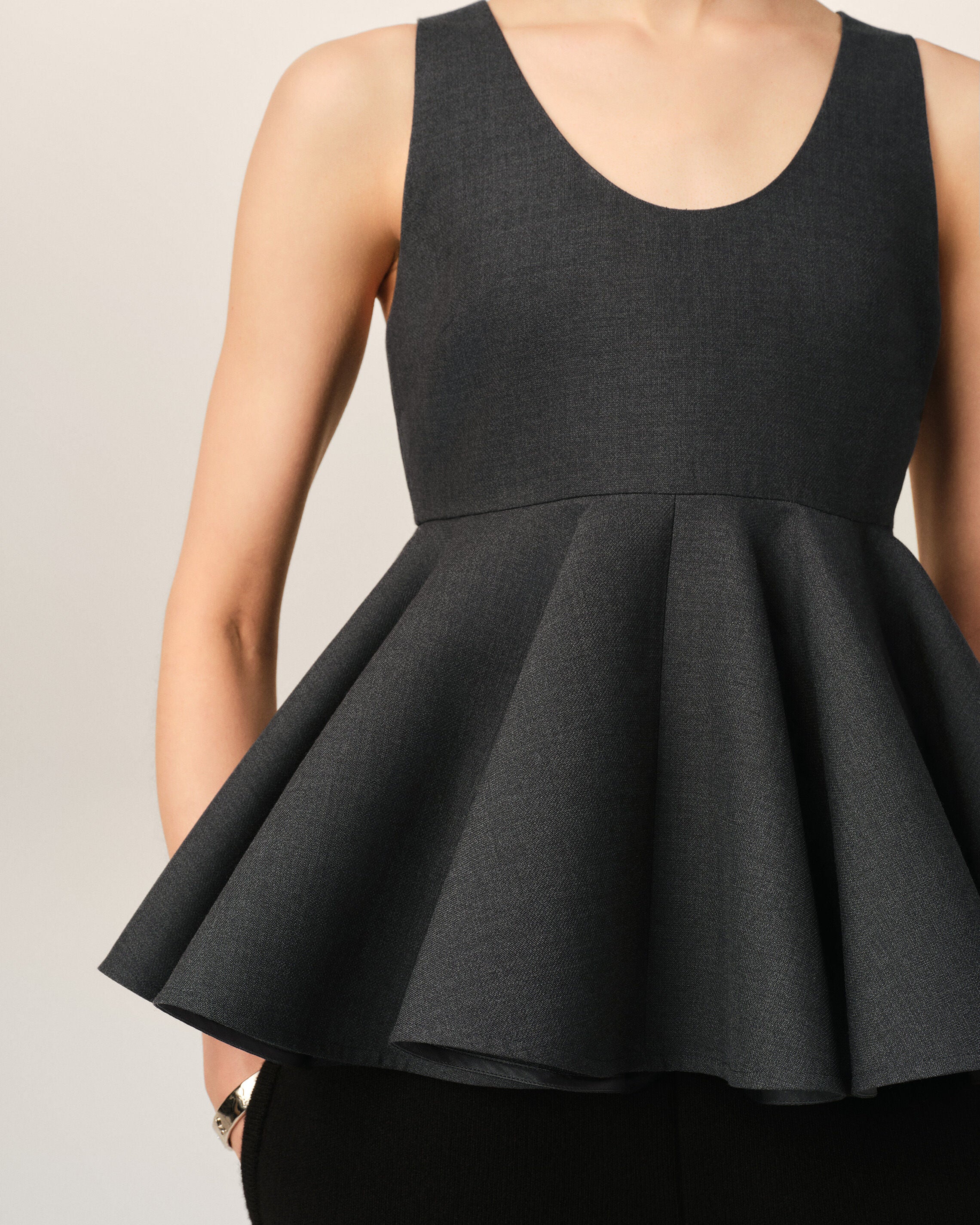 Grey peplum sleeveless wool top - 4