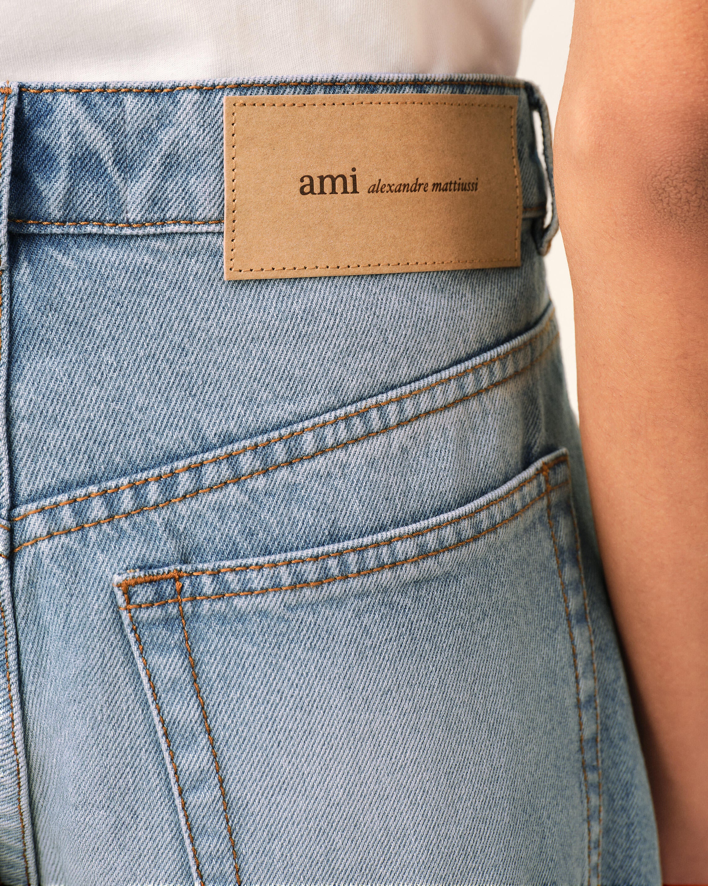 Jeans a taglio ampio in cotone blu - 5