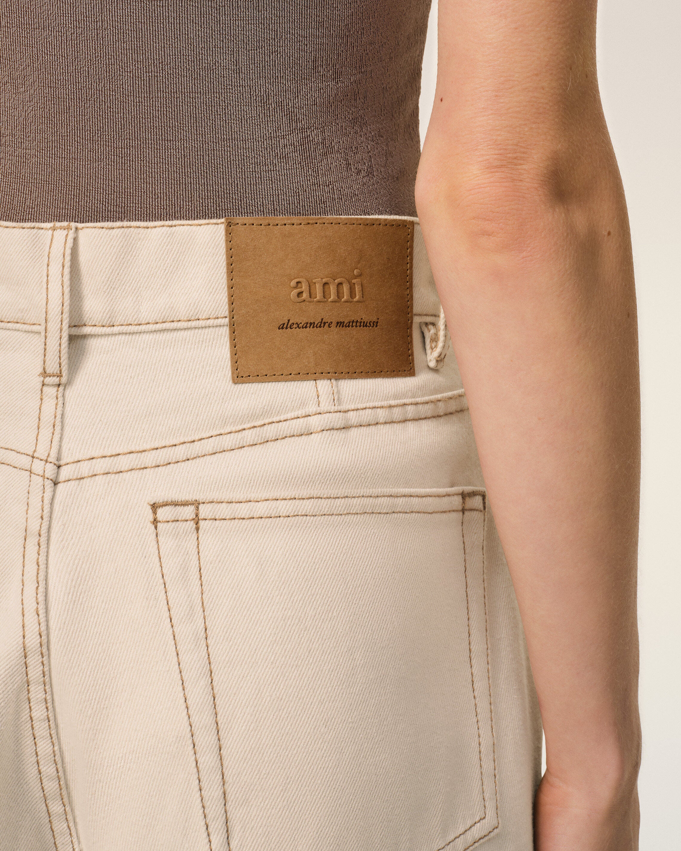 WHITE CREAM Wide Fit Jeans | AMI PARIS