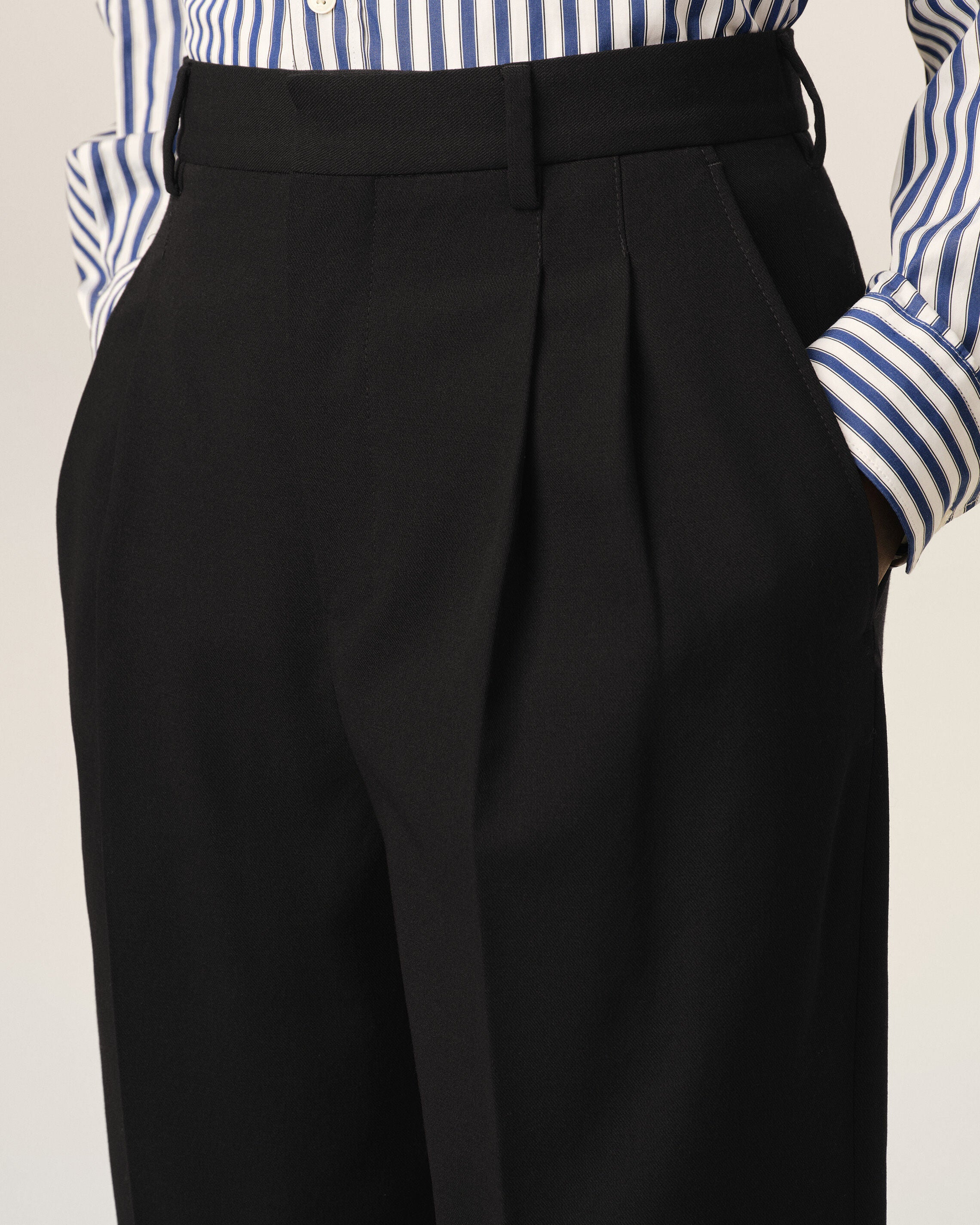 Black high-waisted wide-leg wool trousers - 5