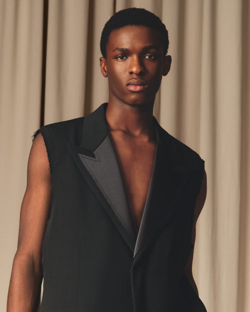 Black Wool Sleeveless Smoking Jacket - 7 - Ami Paris