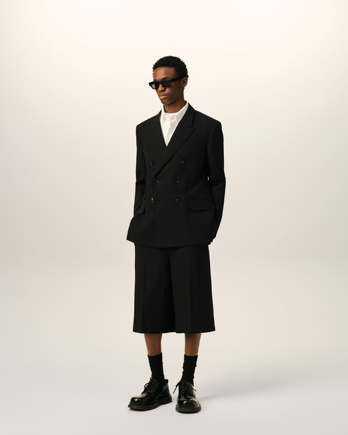 Blazer recto de lana negro de doble botonadura - 2