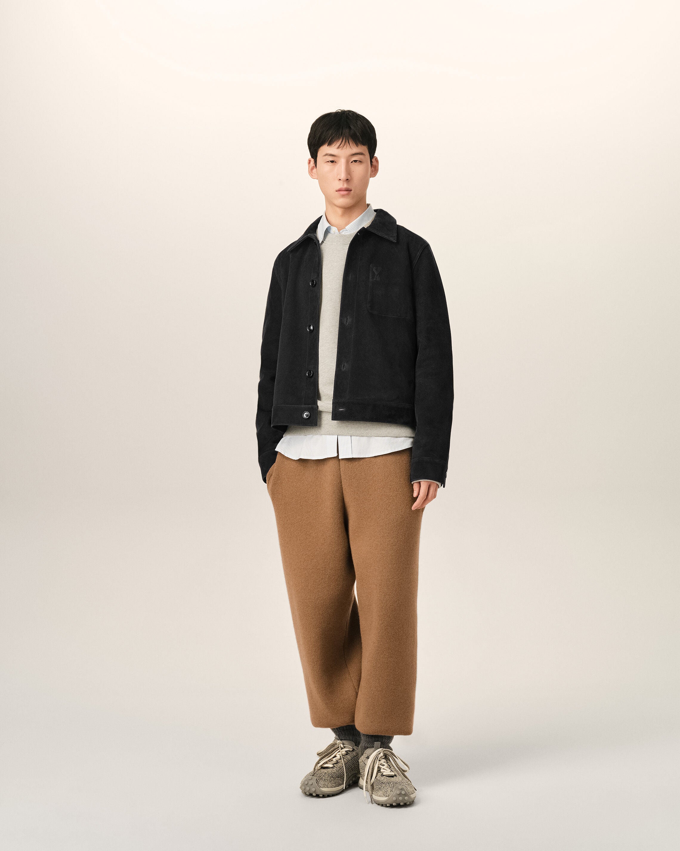 Chaqueta de cuero de cabra negra con Ami de Cœur en relieve - 2