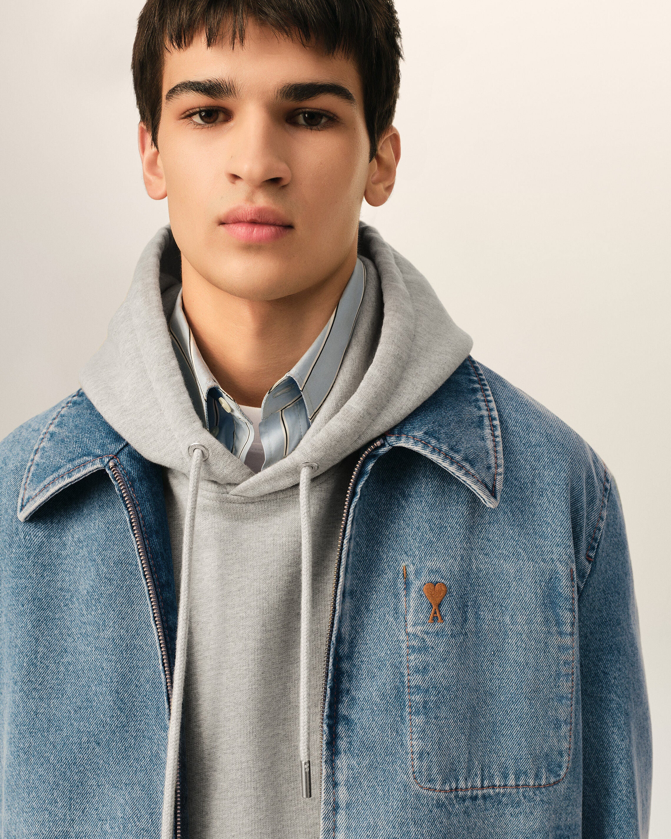 Ami de Coeur Blouson aus blauem Baumwollgewebe mit Kontrast und Reißverschluss - 4