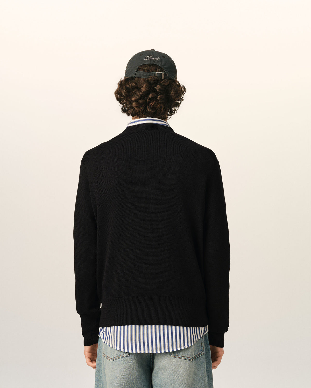 Black crewneck wool sweater with Ami de Coeur - 4