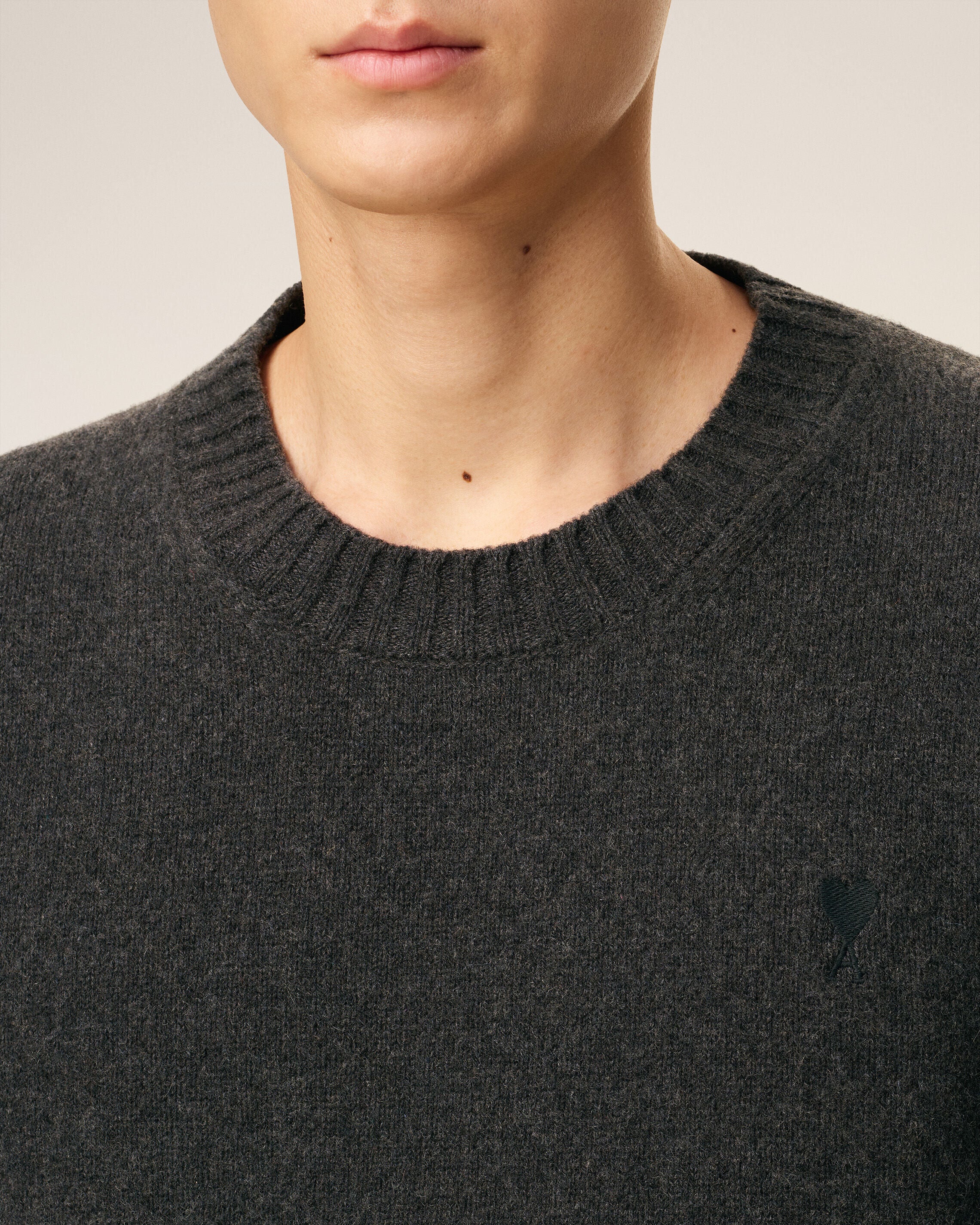 ブラック カシミア Ami De Coeur クルーネック セーター アンスラ