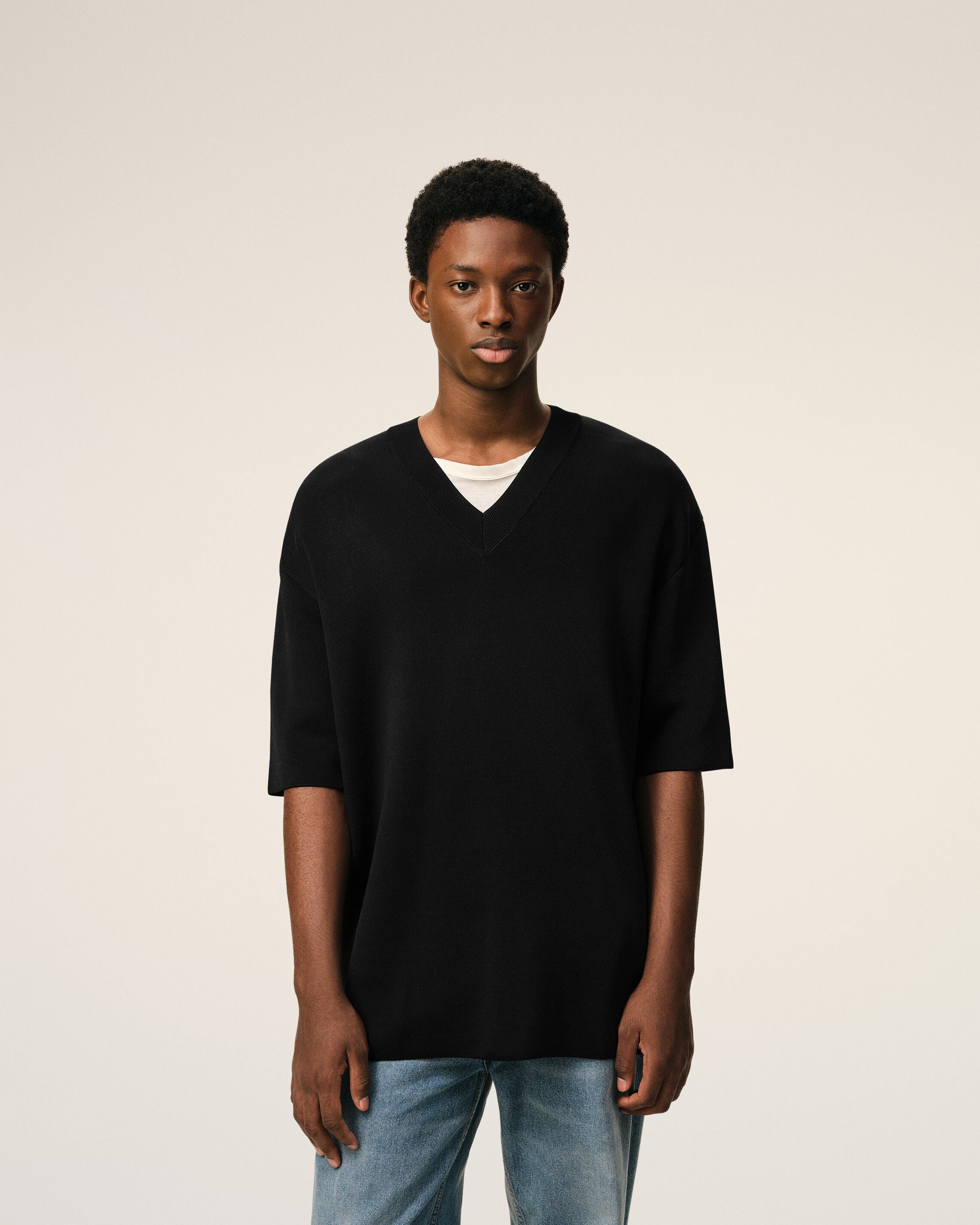 Pull Noir Col V Manches Courtes en Laine - 3
