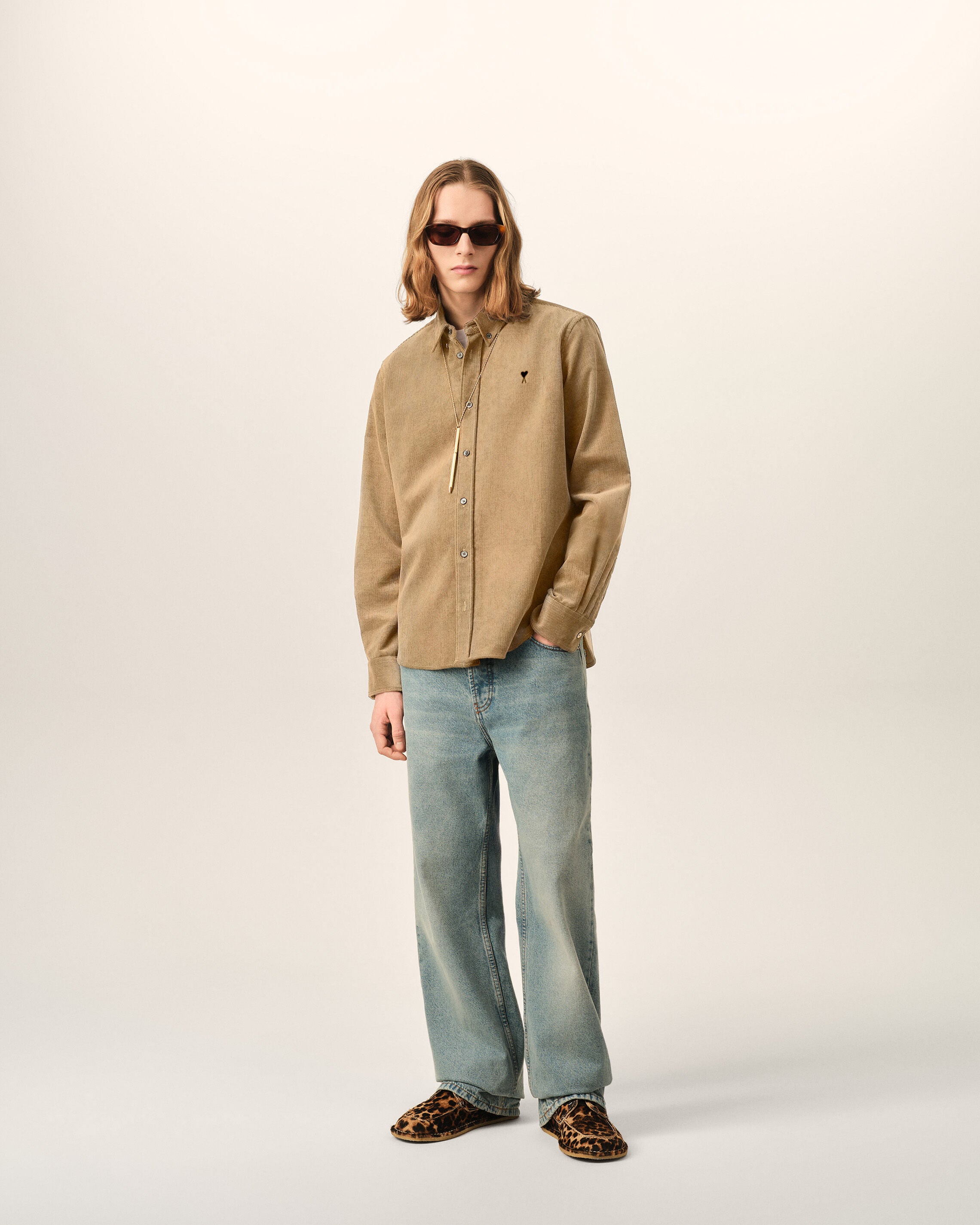 Beige corduroy shirt with Ami de Coeur - 3