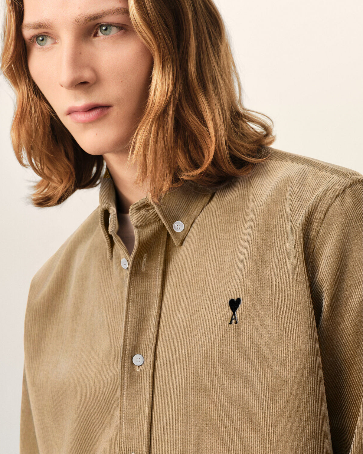 Beige corduroy shirt with Ami de Coeur - 4
