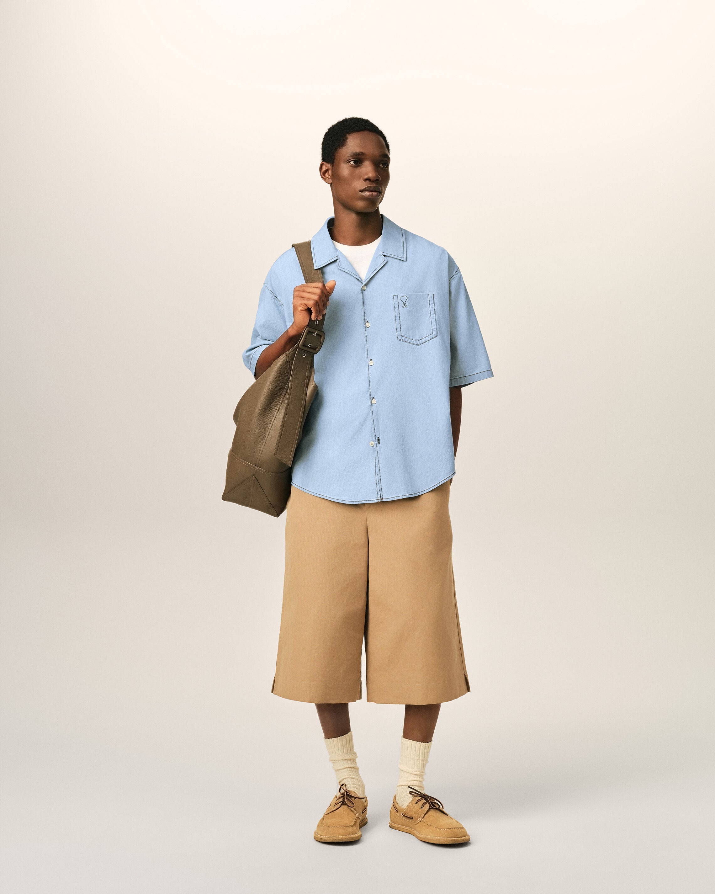 CASHMERE BLUE Blue boxy cotton short-sleeve shirt with Ami de